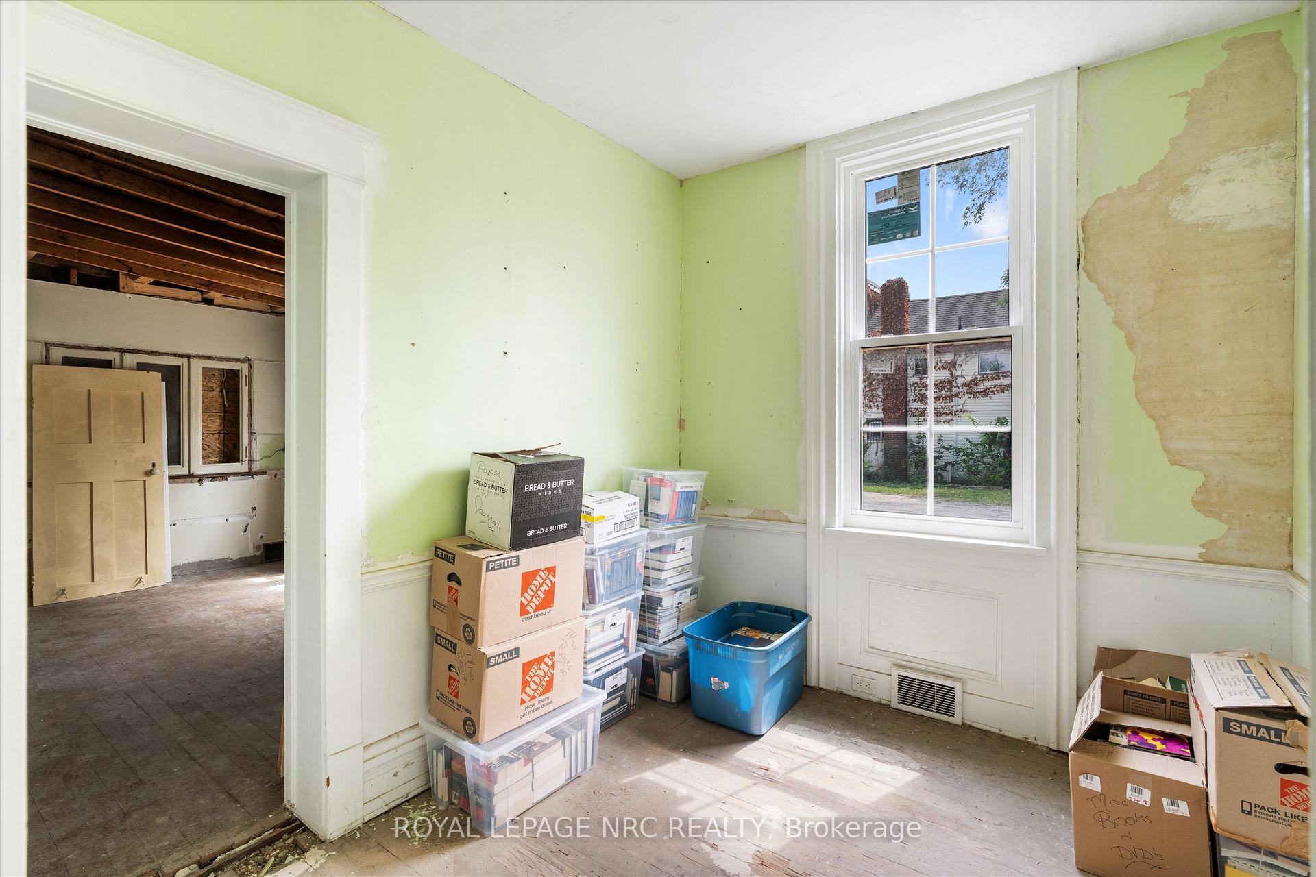 Photo 11 of 228 King Street, St. Catharines, Downtown — HOMEH