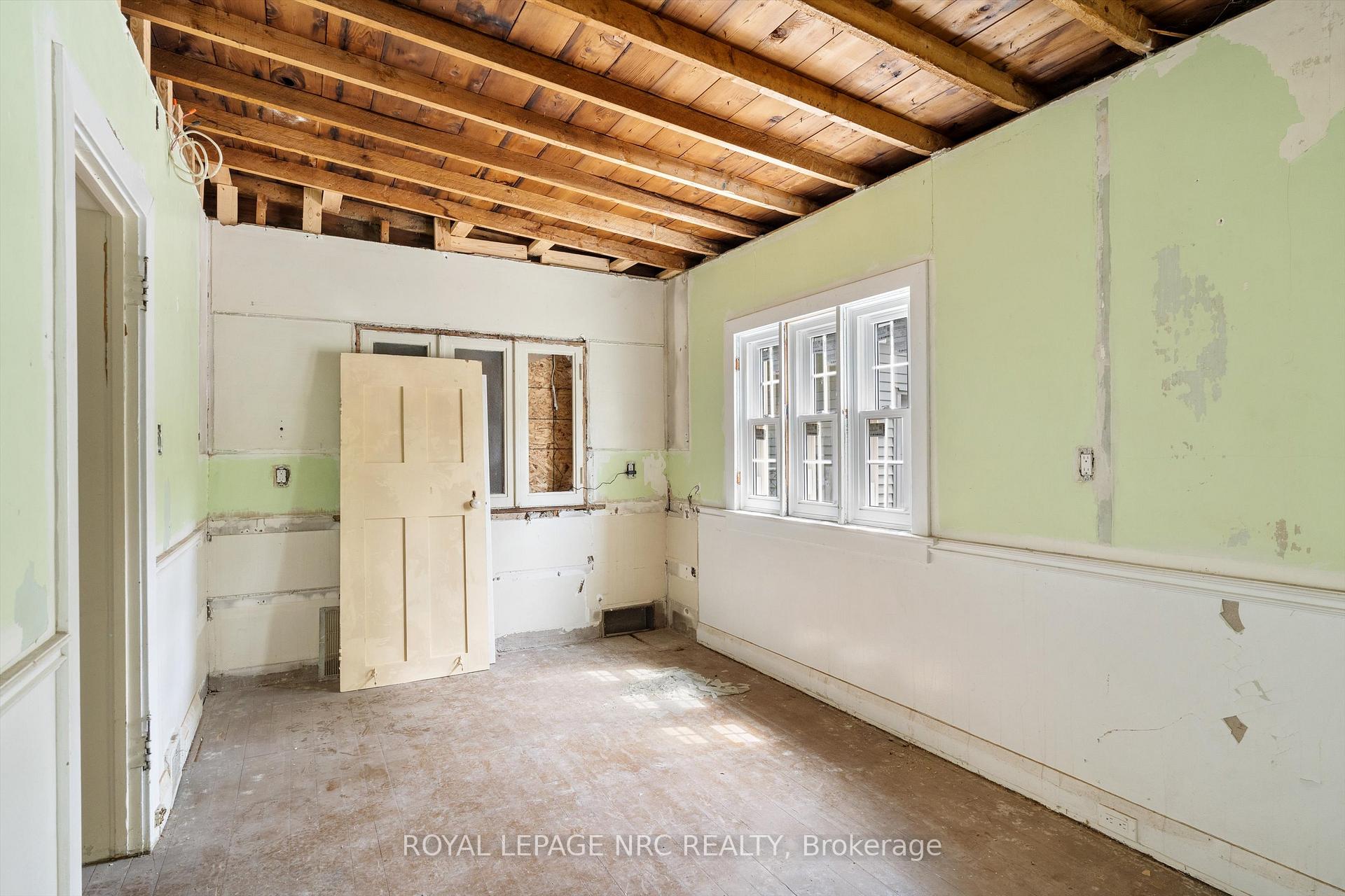 Photo 9 of 228 King Street, St. Catharines, Downtown — HOMEH