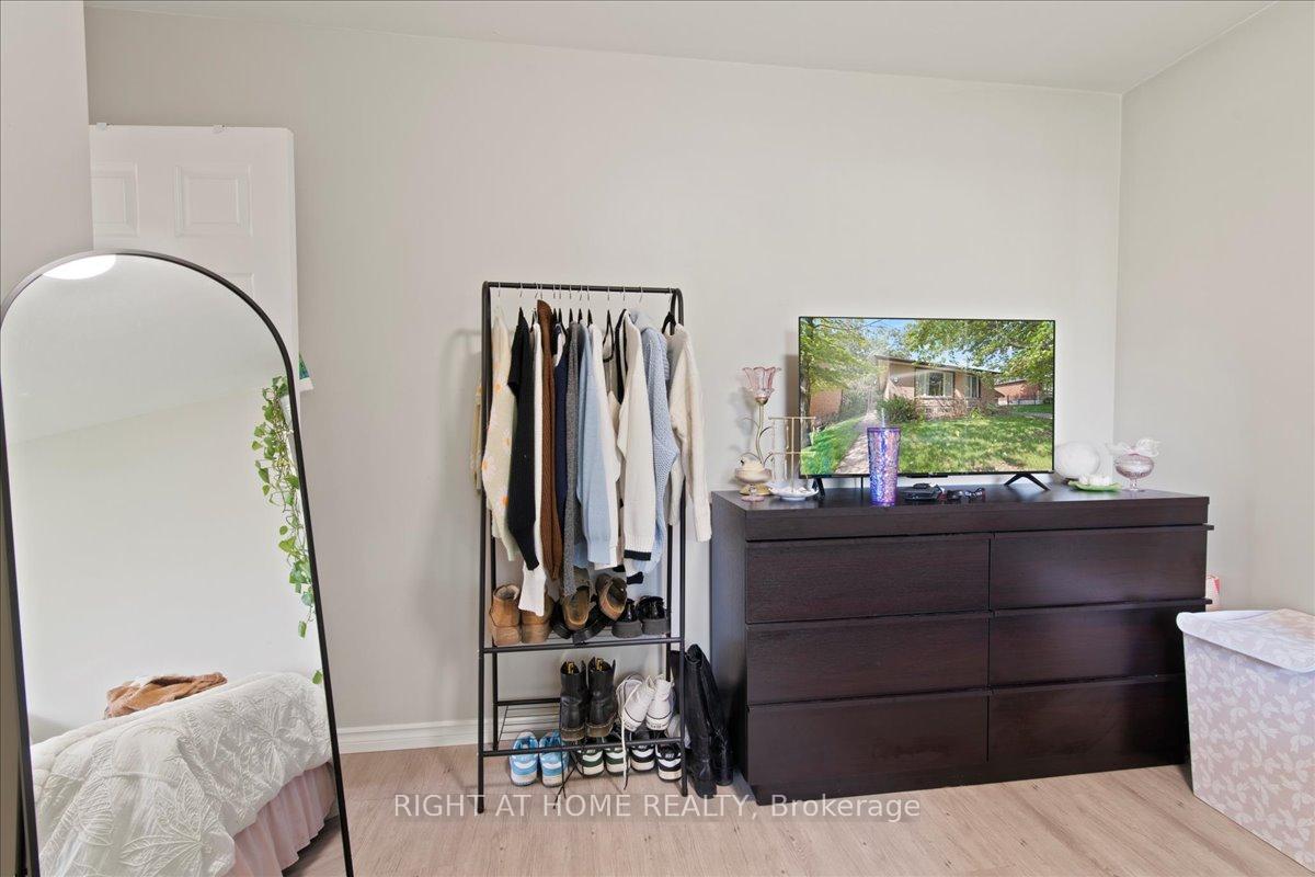 Photo 26 of 136 Langton Street, Peterborough, Northcrest Ward 5 — HOMEH