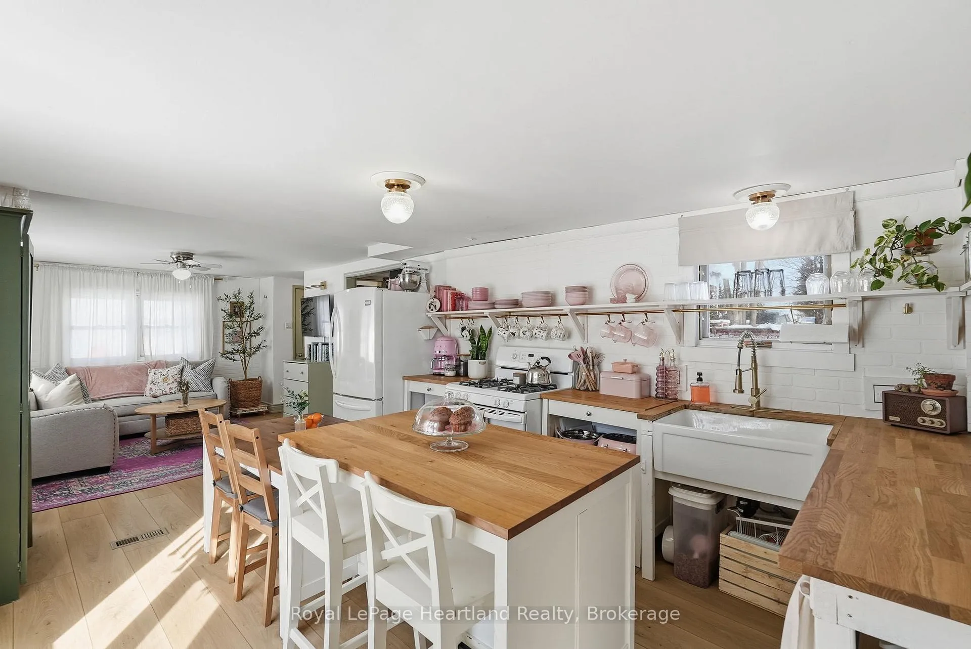 Photo 9 of 17 Clarke Street S, Minto — HOMEH