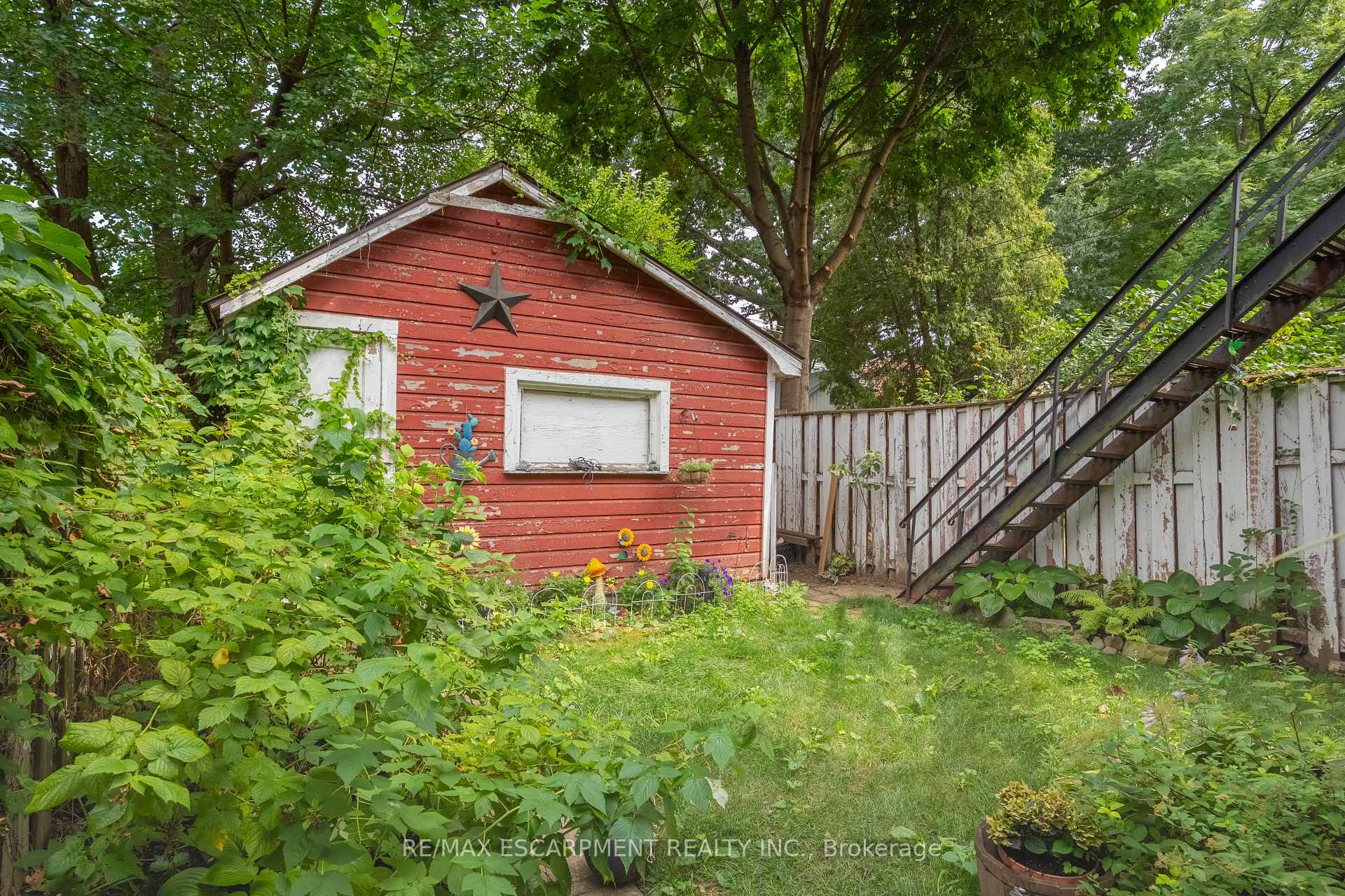 Photo 4 of 175 Burris Street, Hamilton, St. Clair — HOMEH