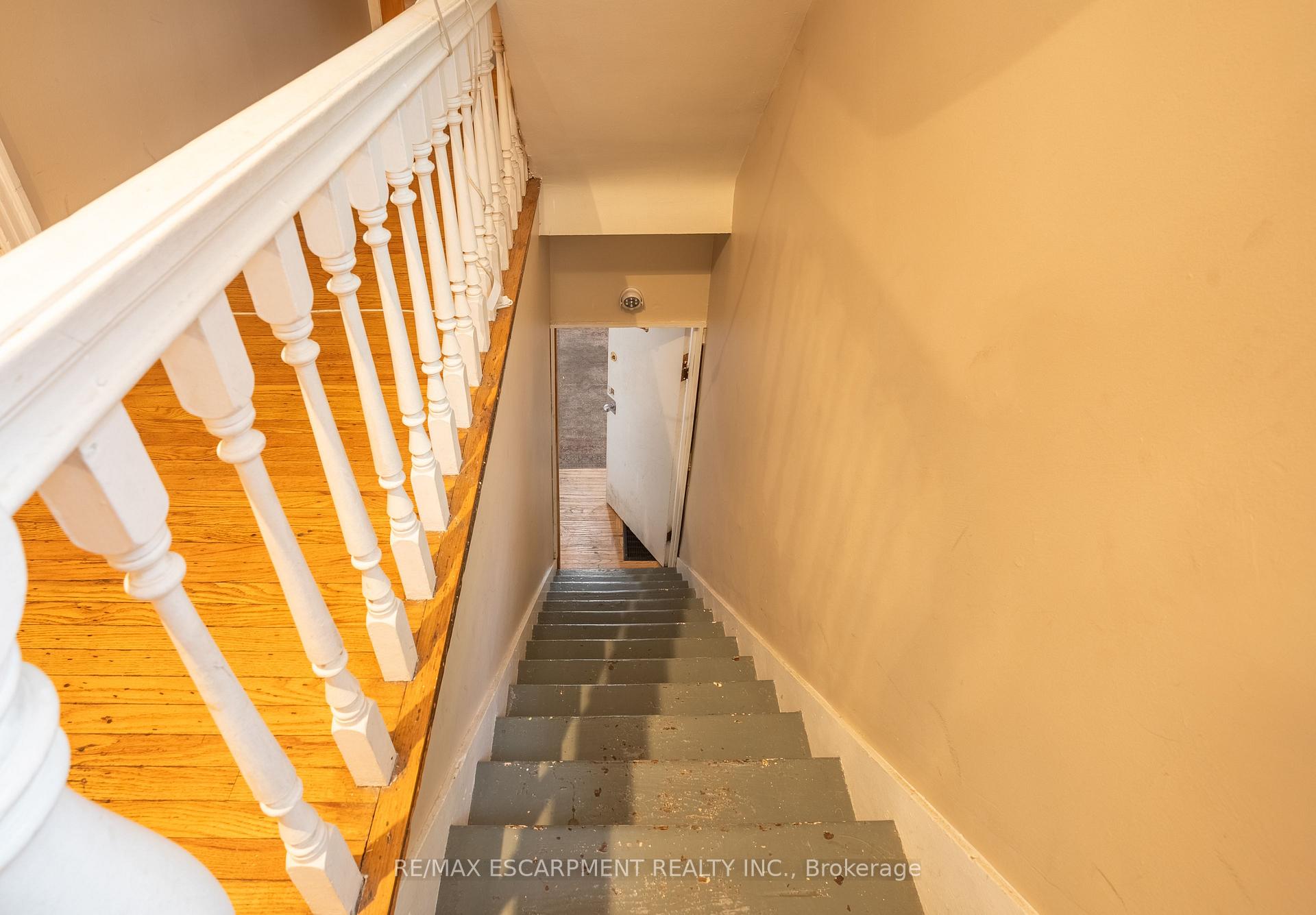 Photo 12 of 175 Burris Street, Hamilton, St. Clair — HOMEH