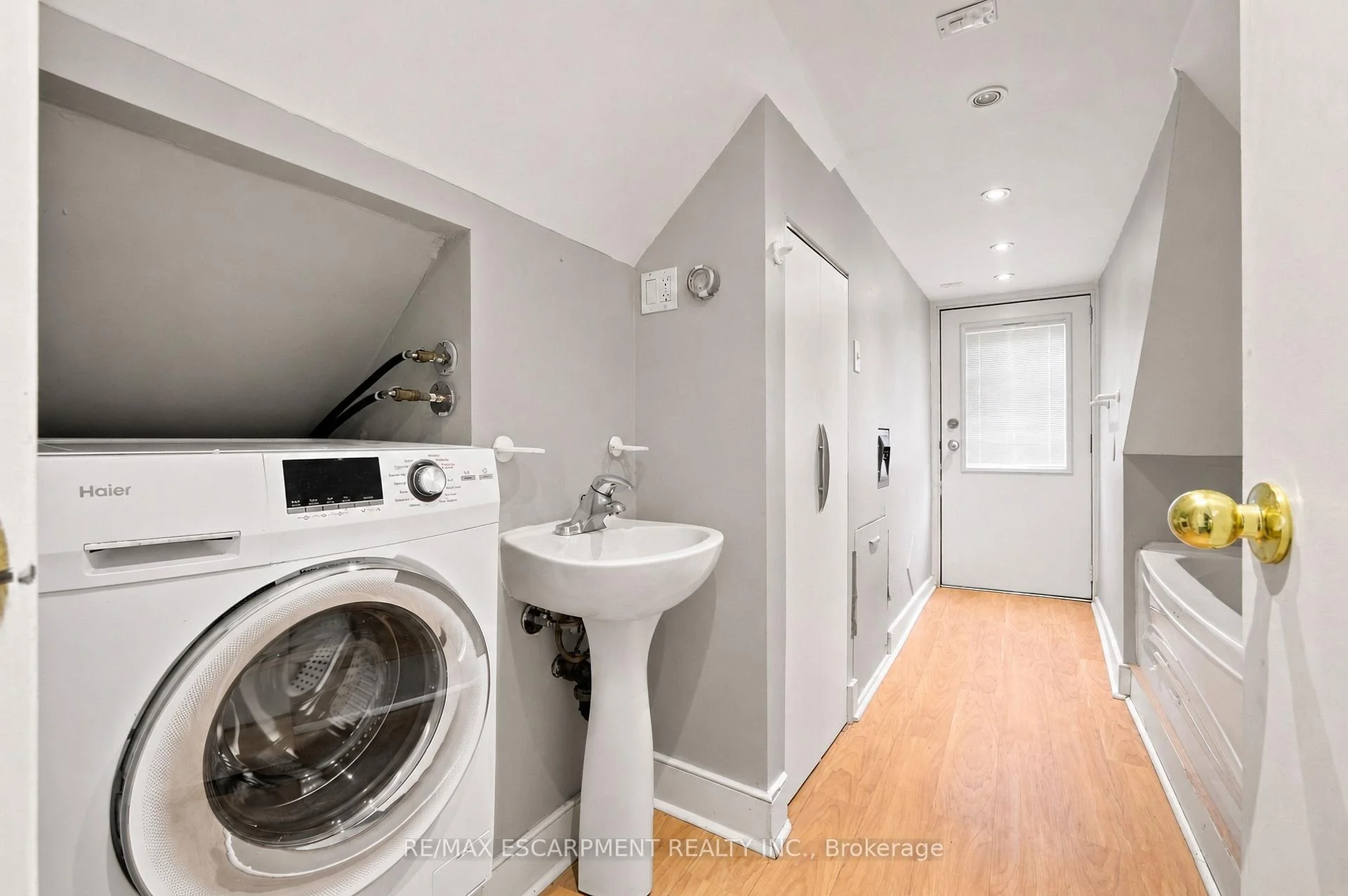 Photo 11 of 175 Burris Street, Hamilton, St. Clair — HOMEH