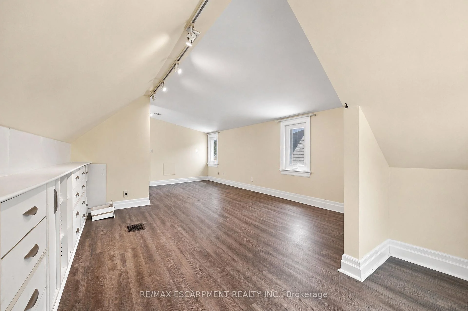 Photo 17 of 175 Burris Street, Hamilton, St. Clair — HOMEH