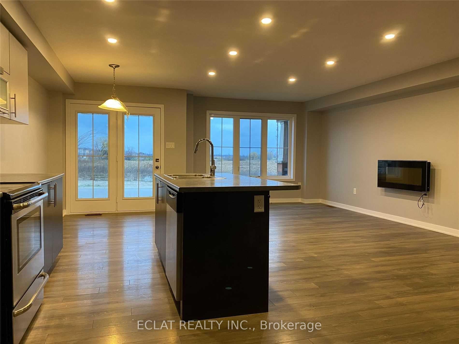 Photo 2 of 51 Sherway Street, Hamilton, Stoney Creek Mountain — HOMEH