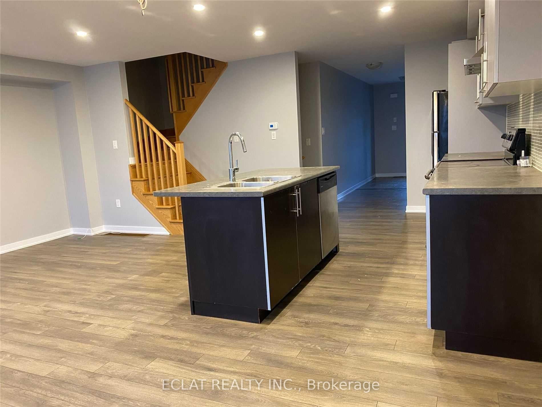 Photo 4 of 51 Sherway Street, Hamilton, Stoney Creek Mountain — HOMEH