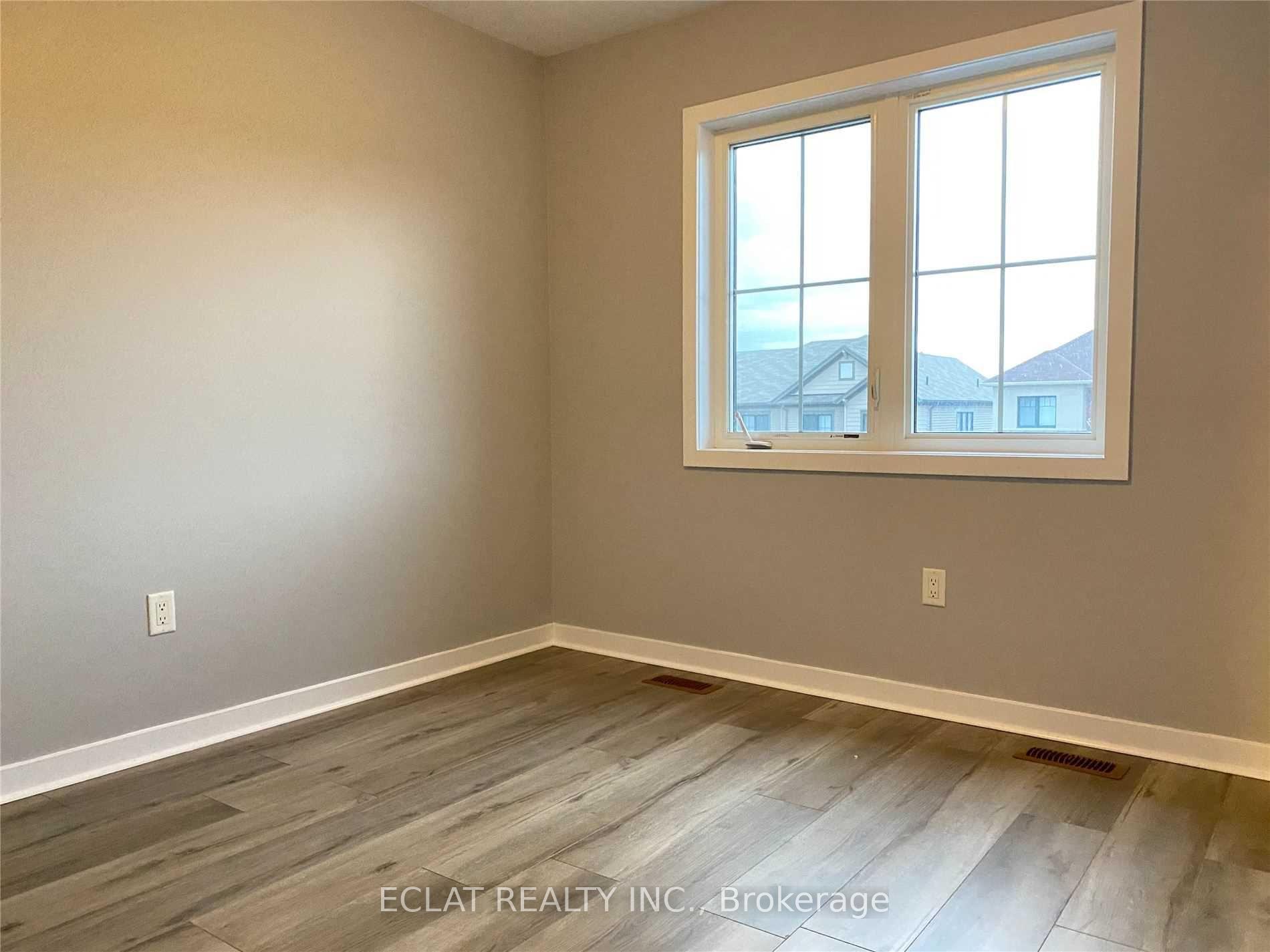 Photo 7 of 51 Sherway Street, Hamilton, Stoney Creek Mountain — HOMEH