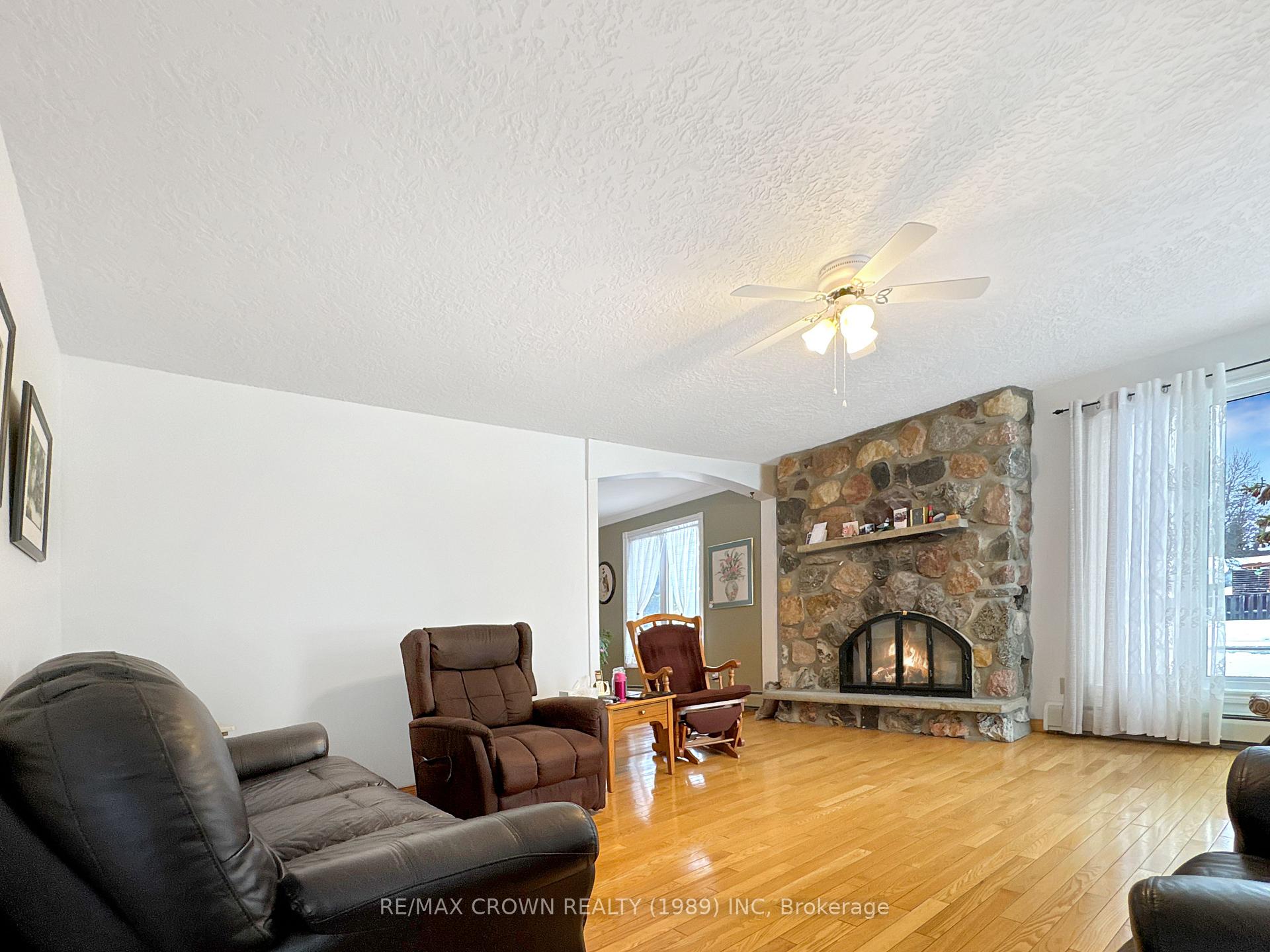 Photo 3 of 1501 West Street, Hearst — HOMEH