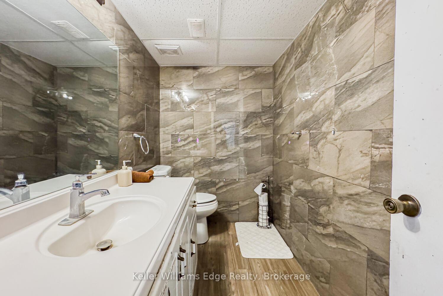 Photo 43 of 282 Book Road E, Hamilton, Airport Employment Area — HOMEH