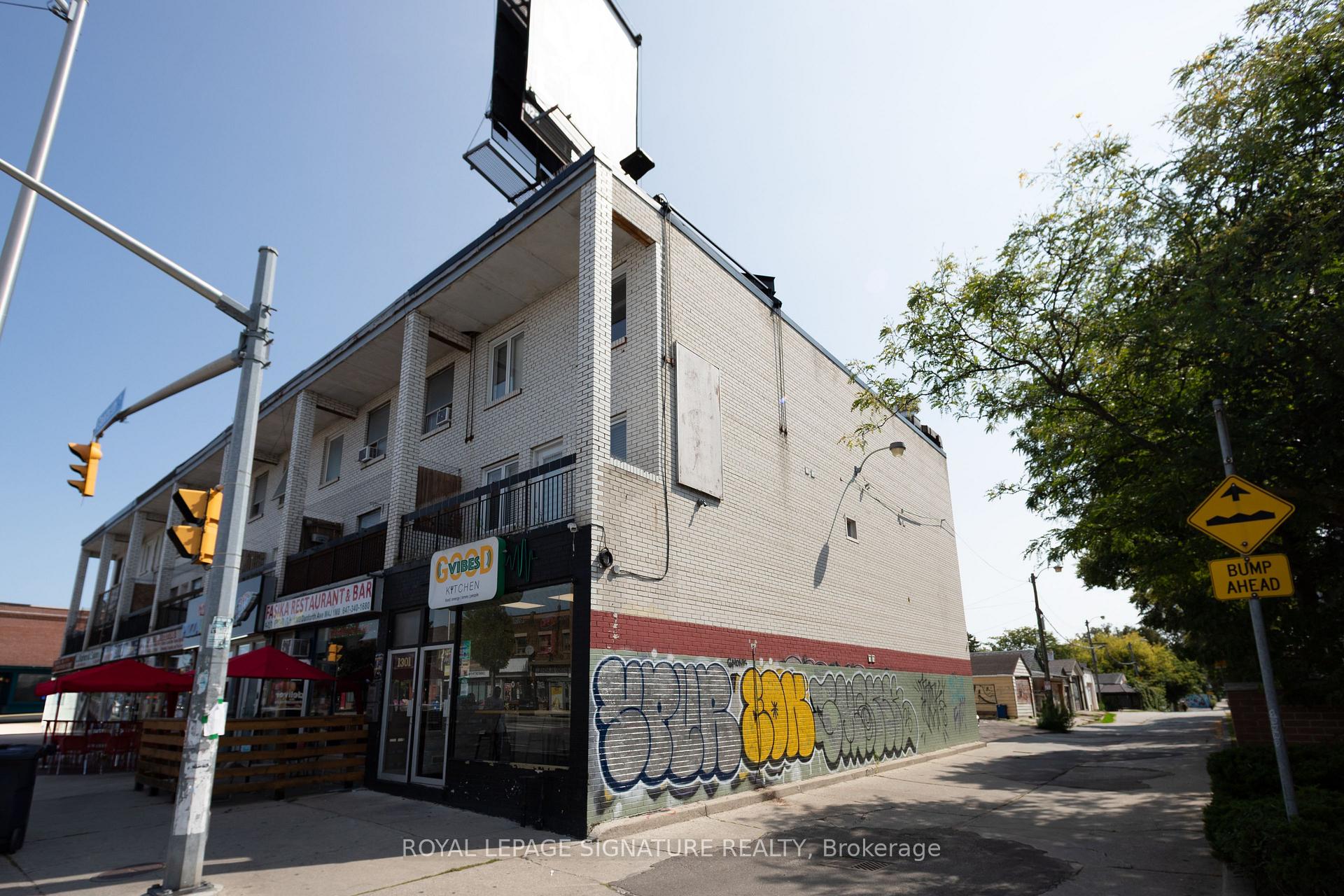 Photo 5 of Unit 1299, 1301 Danforth Avenue, Toronto, Greenwood-Coxwell — HOMEH