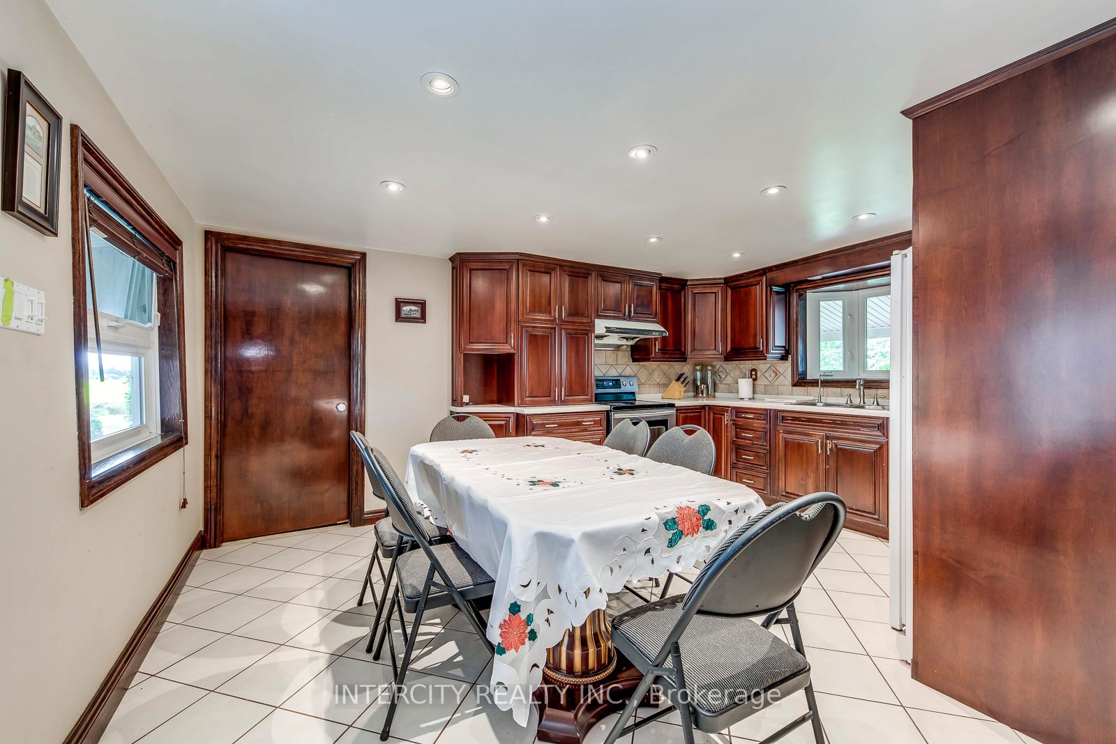 Photo 9 of 2764 Governors Road, Hamilton, Rural Ancaster — HOMEH