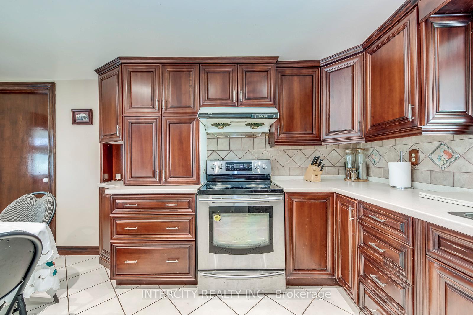 Photo 12 of 2764 Governors Road, Hamilton, Rural Ancaster — HOMEH