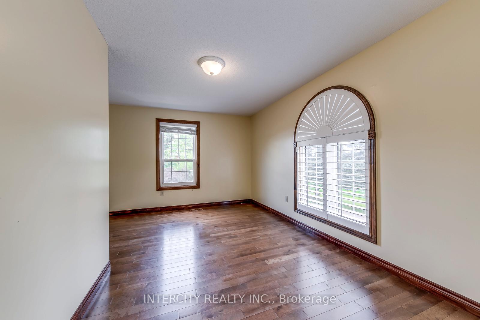 Photo 25 of 2764 Governors Road, Hamilton, Rural Ancaster — HOMEH