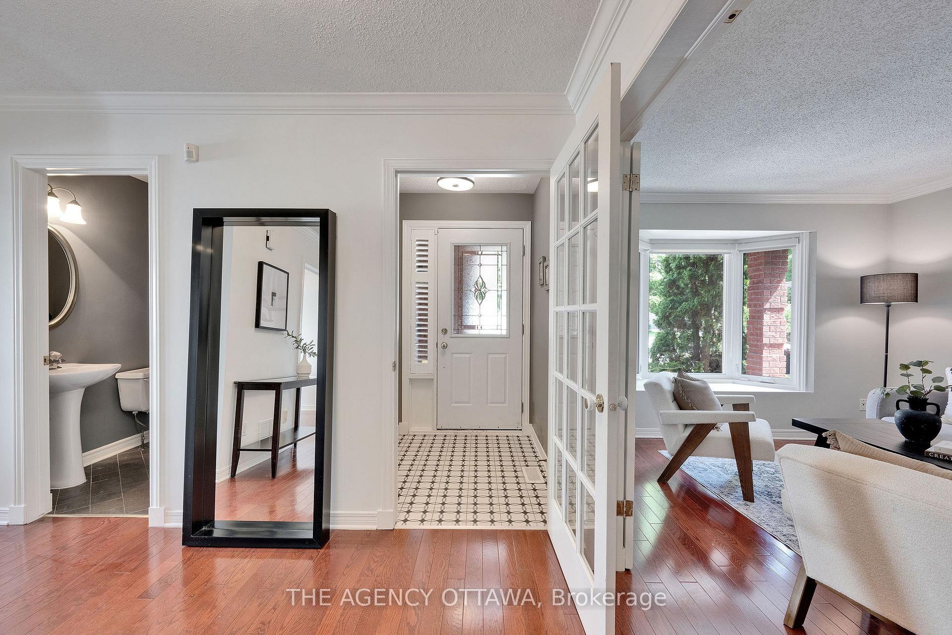 Photo 4 of 19 Forestglade Crescent, Ottawa, Hunt Club Park — HOMEH