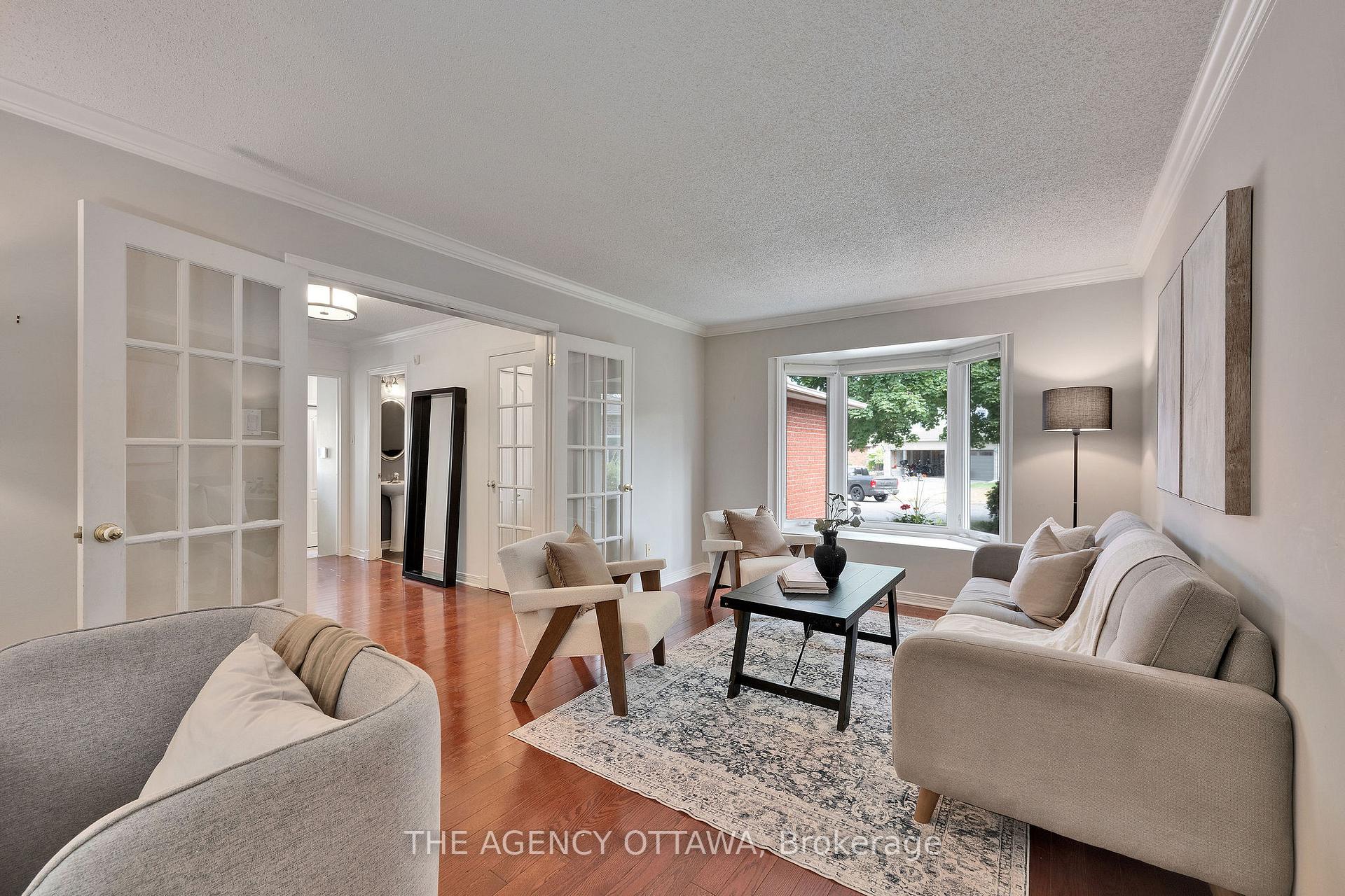 Photo 6 of 19 Forestglade Crescent, Ottawa, Hunt Club Park — HOMEH