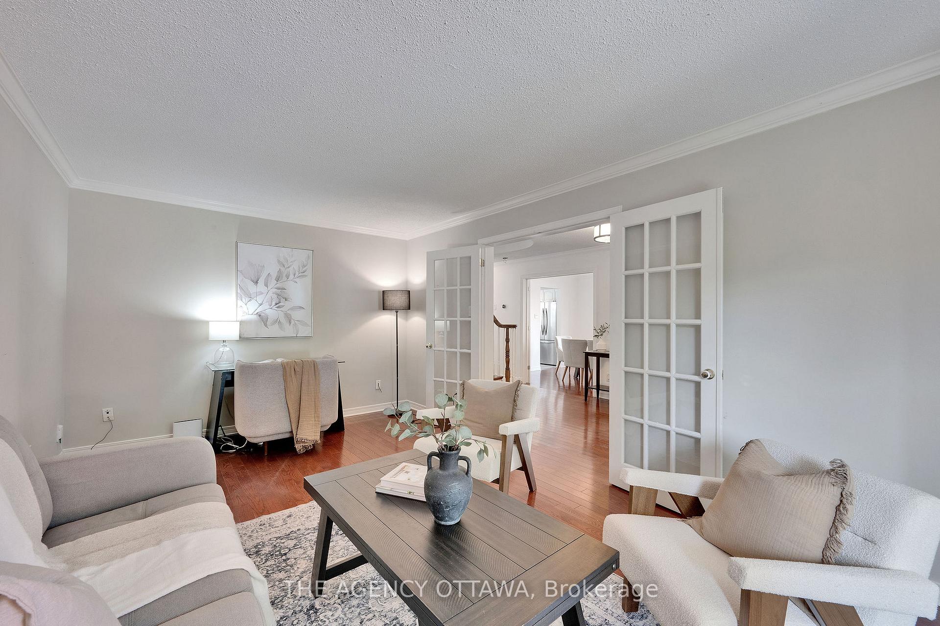 Photo 7 of 19 Forestglade Crescent, Ottawa, Hunt Club Park — HOMEH