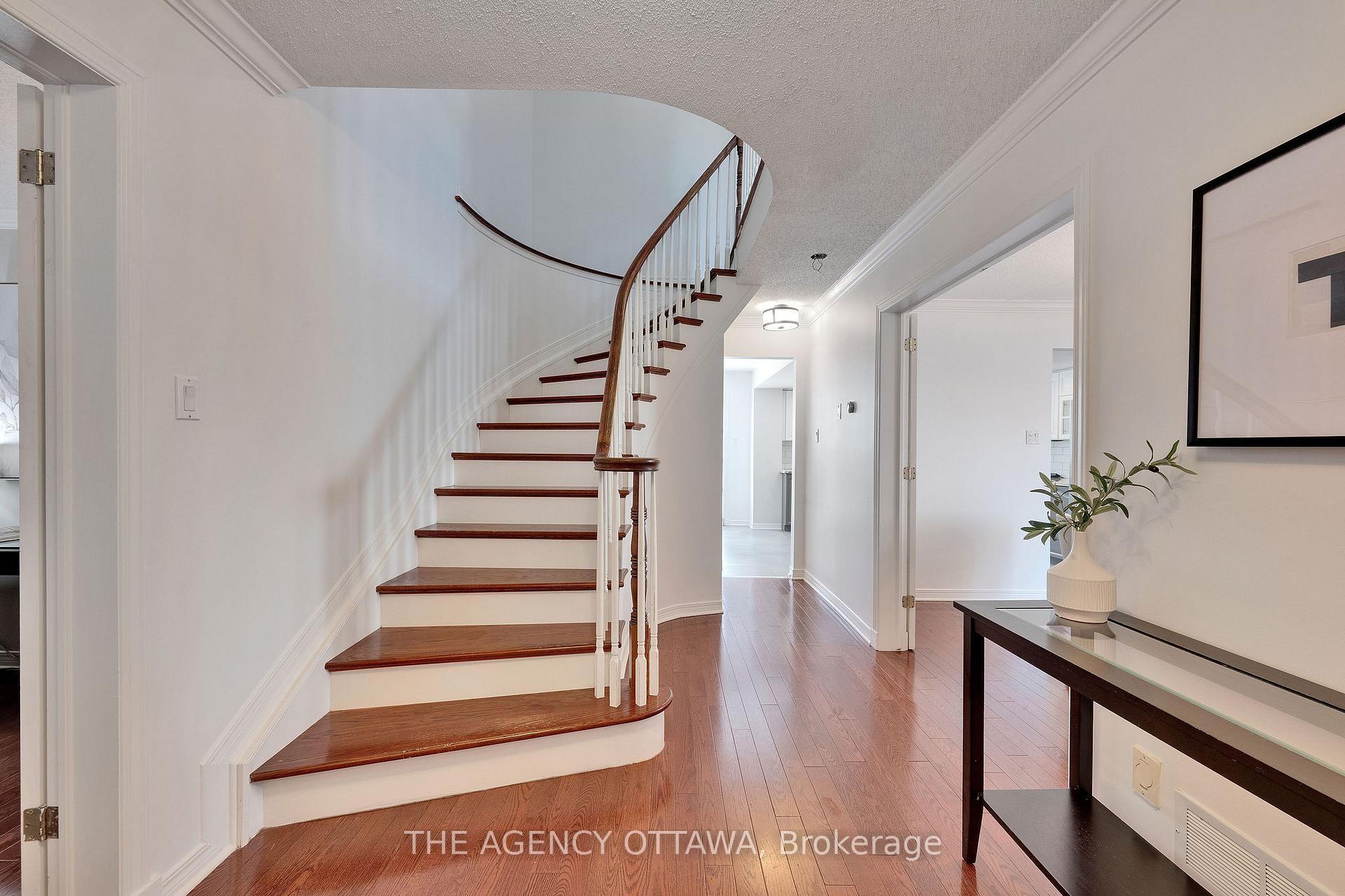 Photo 8 of 19 Forestglade Crescent, Ottawa, Hunt Club Park — HOMEH