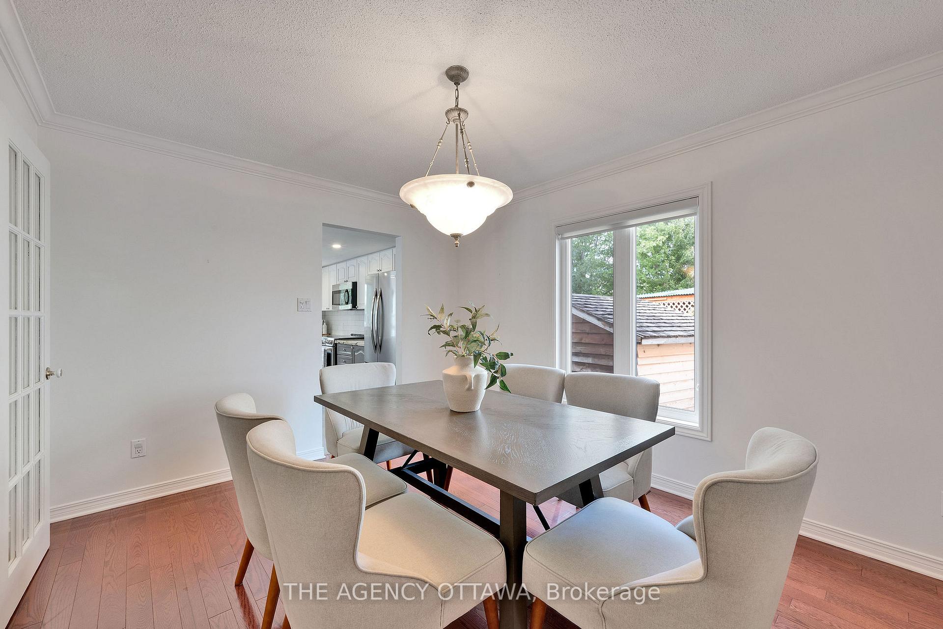 Photo 9 of 19 Forestglade Crescent, Ottawa, Hunt Club Park — HOMEH