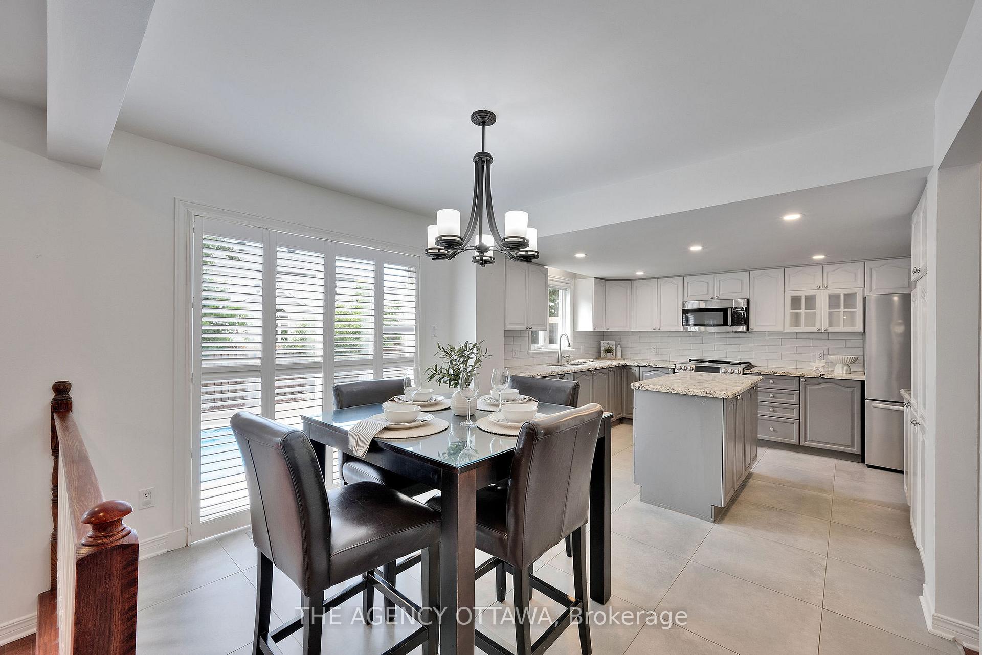 Photo 15 of 19 Forestglade Crescent, Ottawa, Hunt Club Park — HOMEH