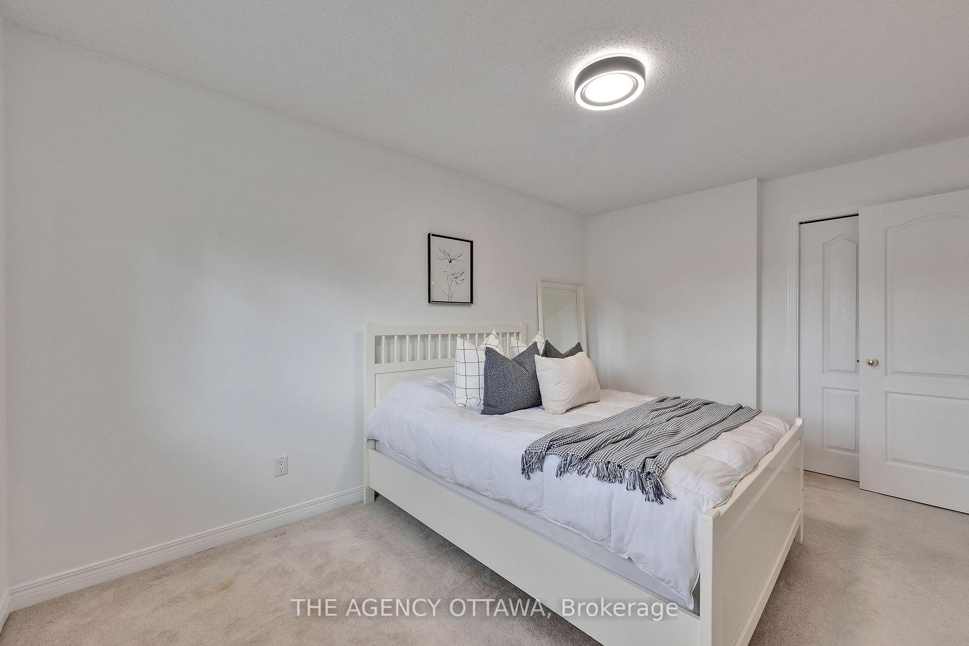 Photo 29 of 19 Forestglade Crescent, Ottawa, Hunt Club Park — HOMEH