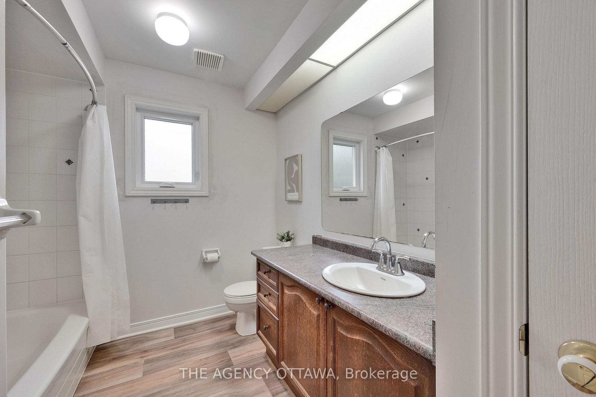 Photo 35 of 19 Forestglade Crescent, Ottawa, Hunt Club Park — HOMEH