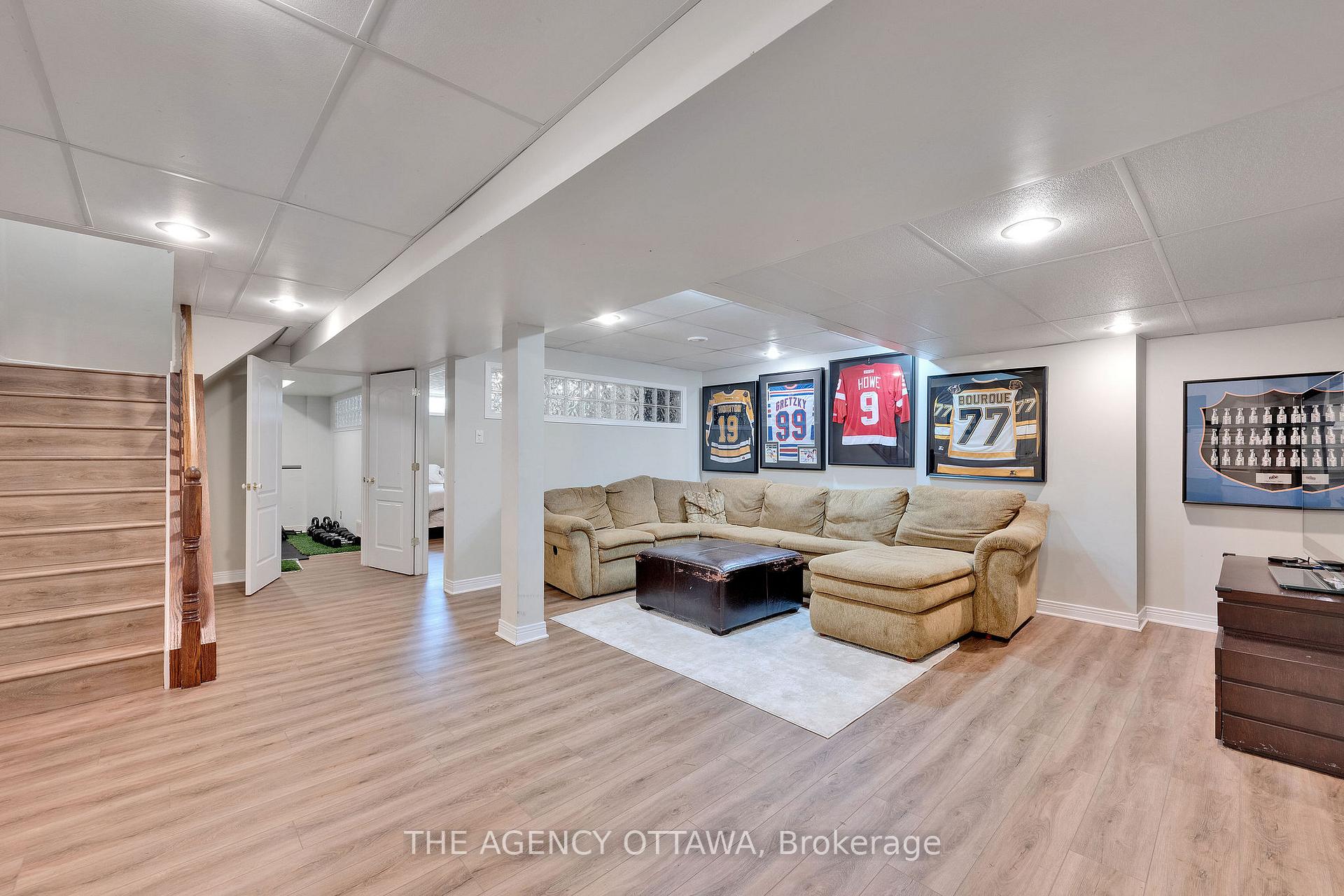 Photo 37 of 19 Forestglade Crescent, Ottawa, Hunt Club Park — HOMEH