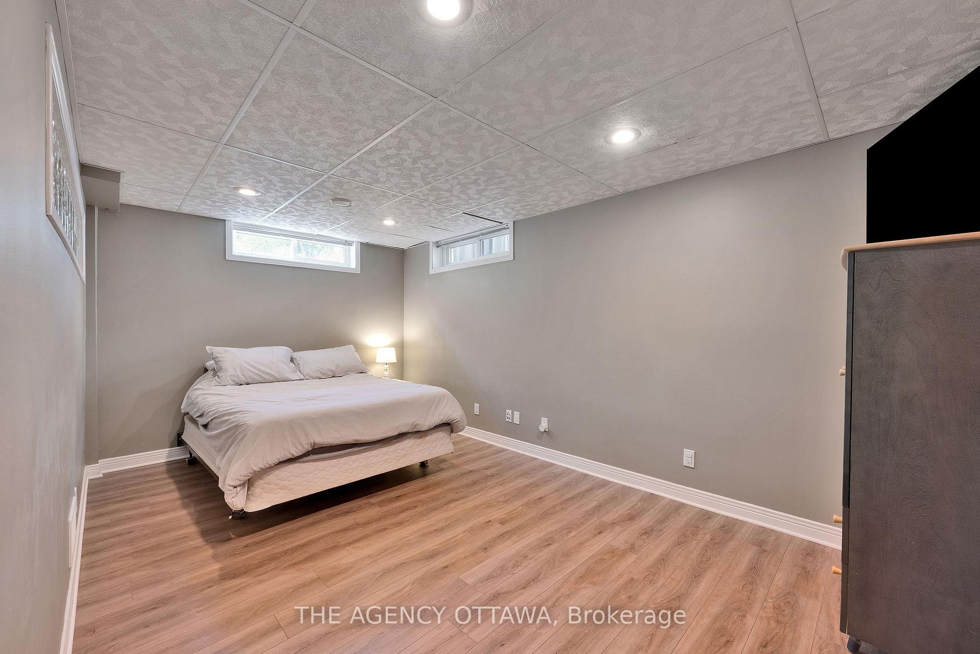 Photo 41 of 19 Forestglade Crescent, Ottawa, Hunt Club Park — HOMEH