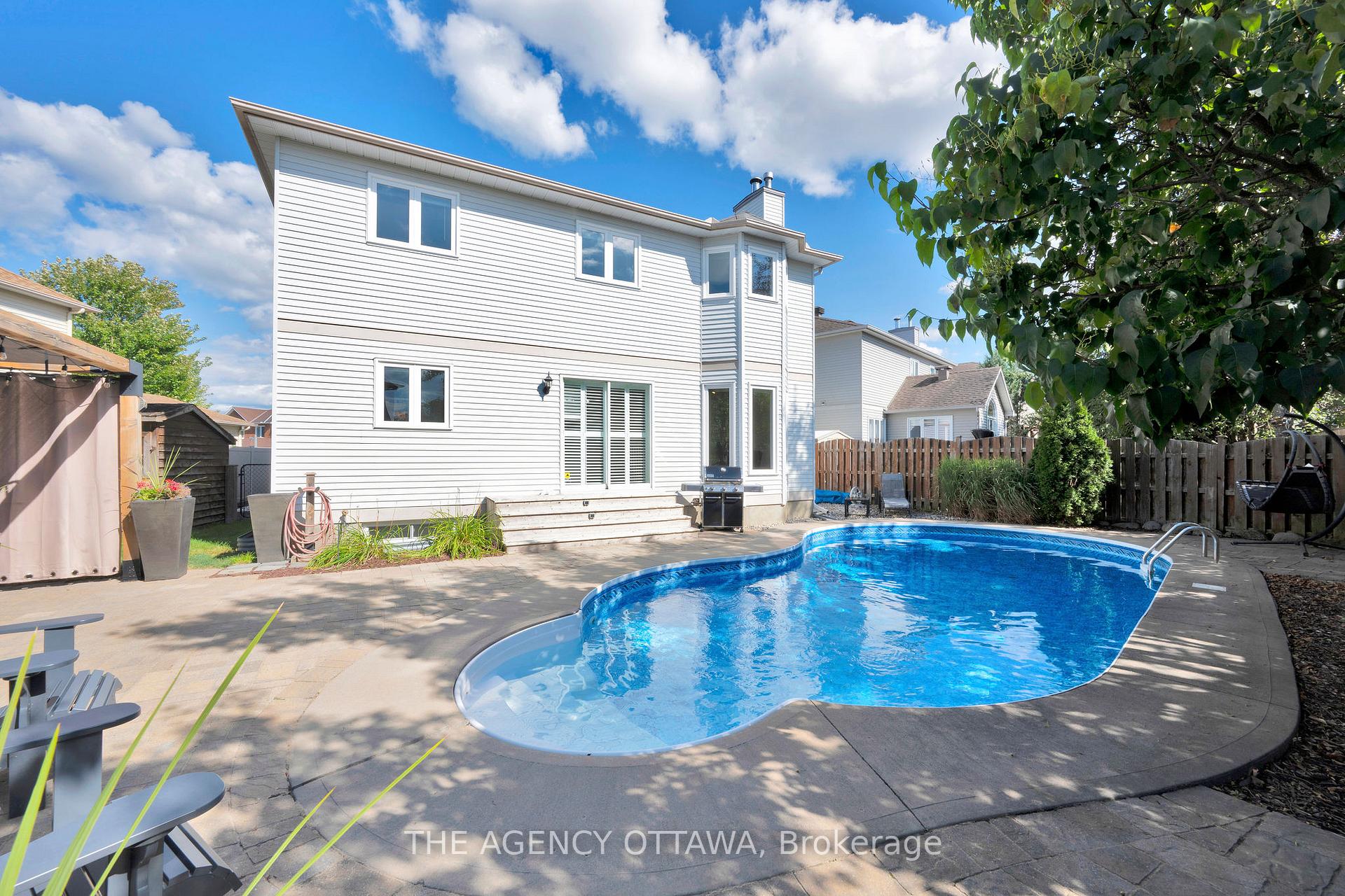 Photo 46 of 19 Forestglade Crescent, Ottawa, Hunt Club Park — HOMEH