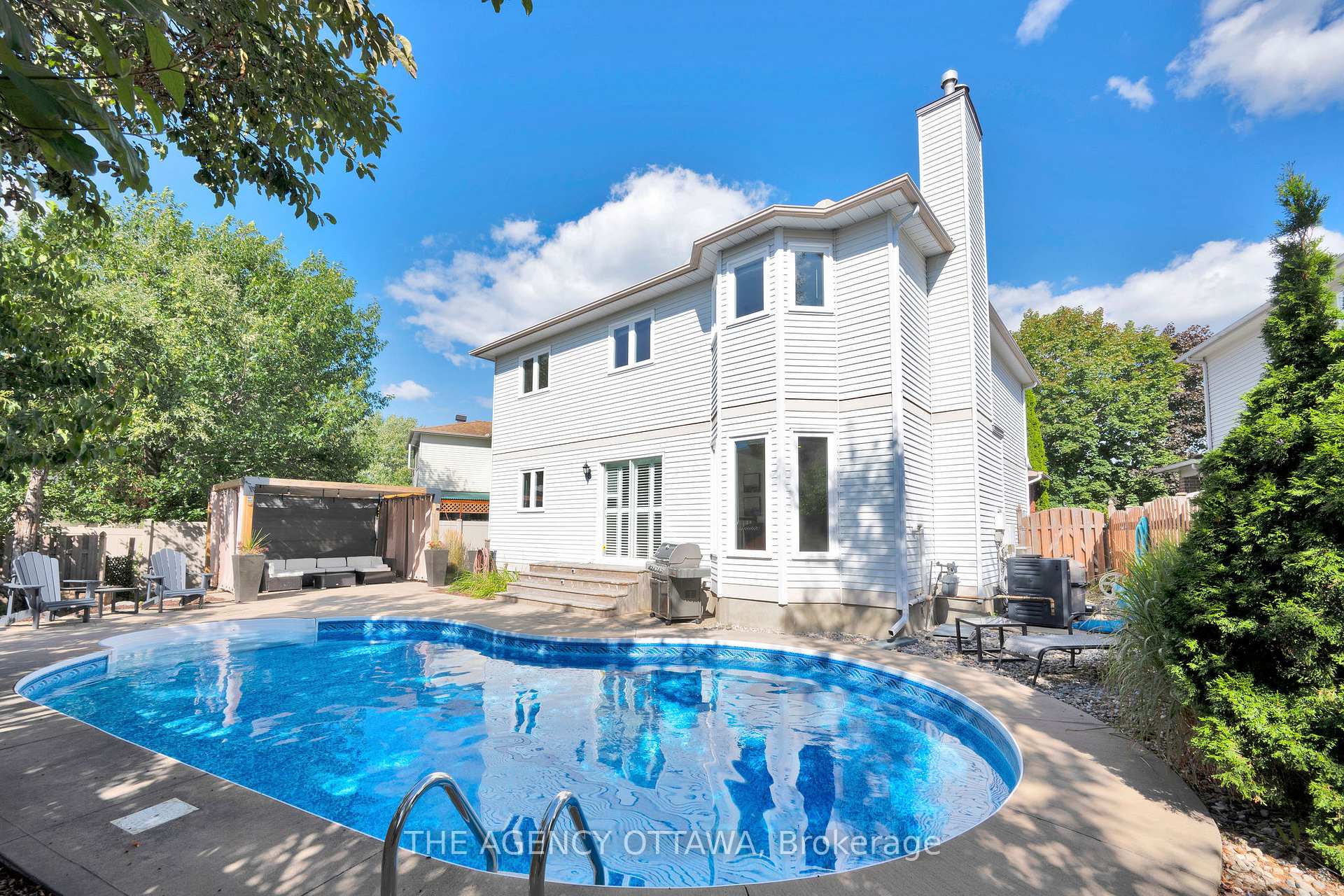 Photo 47 of 19 Forestglade Crescent, Ottawa, Hunt Club Park — HOMEH