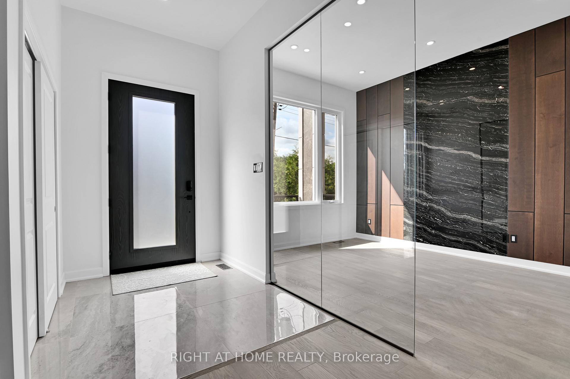 Photo 2 of 103 Fieldrow Street, Ottawa, Meadowlands/Crestview — HOMEH