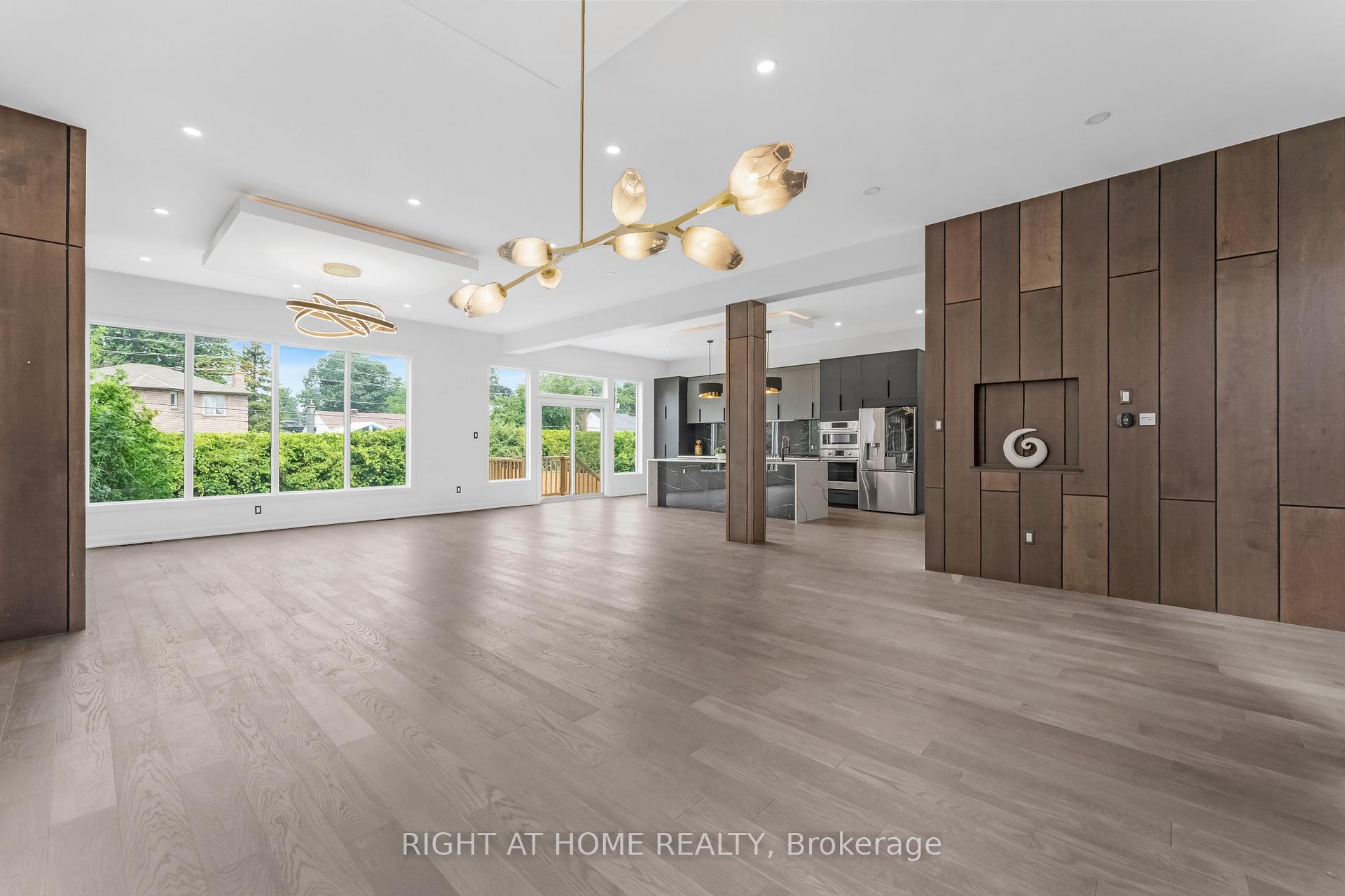 Photo 7 of 103 Fieldrow Street, Ottawa, Meadowlands/Crestview — HOMEH