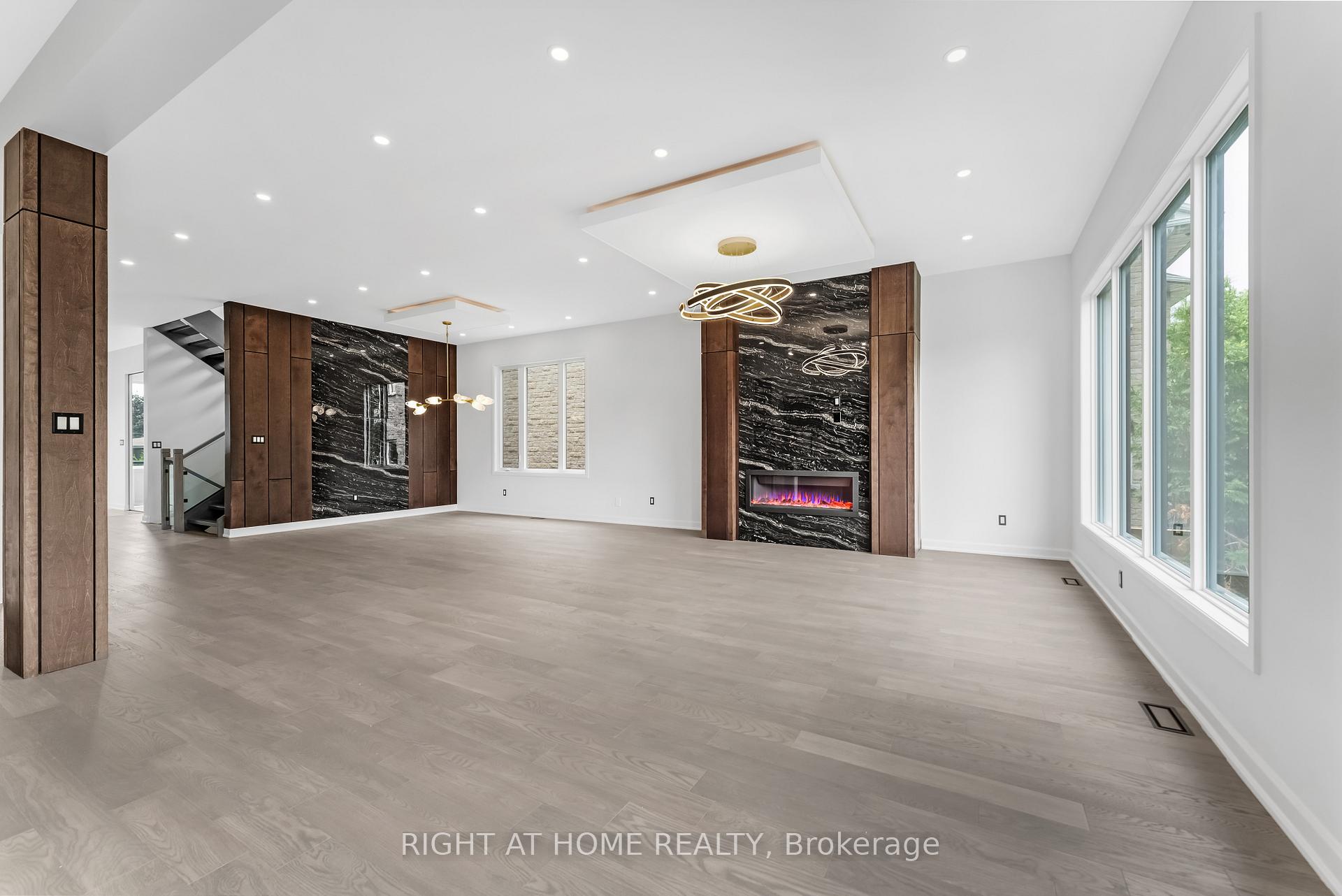 Photo 9 of 103 Fieldrow Street, Ottawa, Meadowlands/Crestview — HOMEH