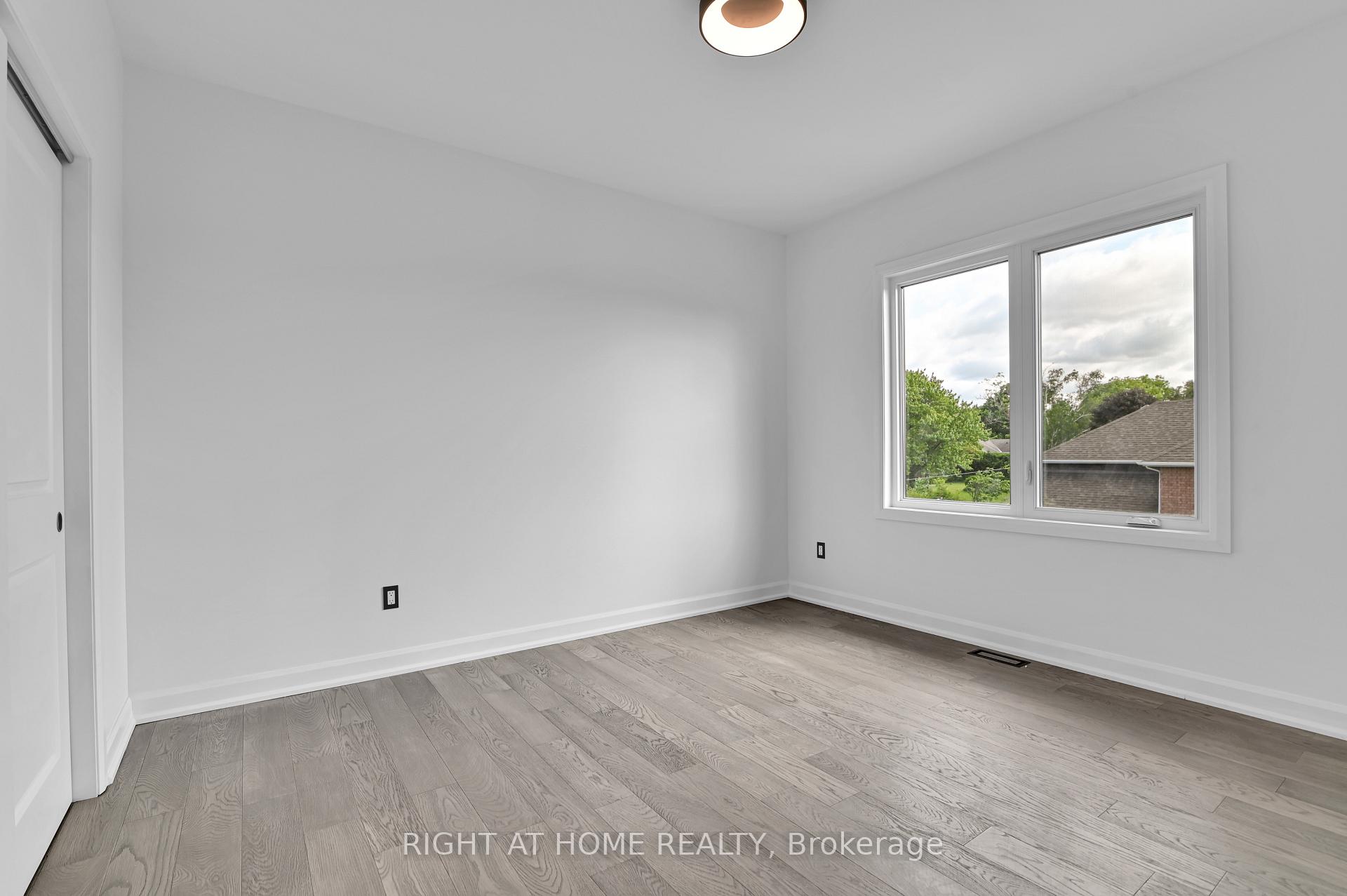 Photo 23 of 103 Fieldrow Street, Ottawa, Meadowlands/Crestview — HOMEH