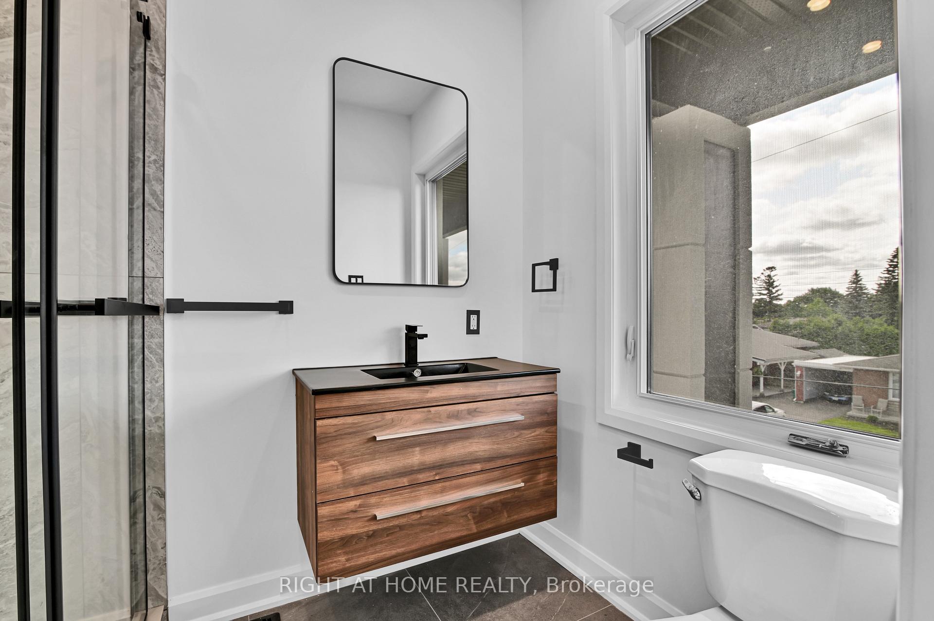 Photo 30 of 103 Fieldrow Street, Ottawa, Meadowlands/Crestview — HOMEH