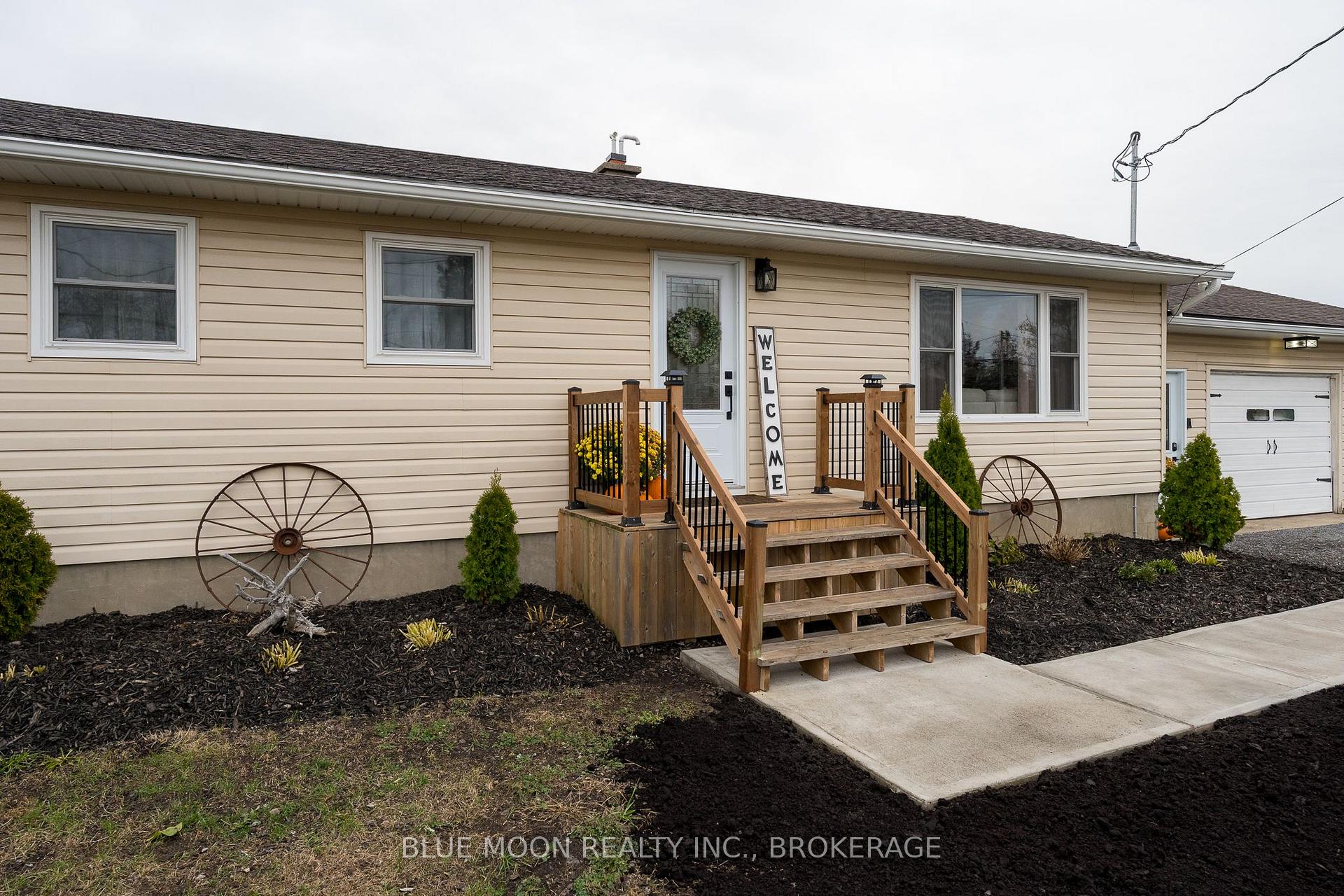 Photo 1 of 601 Millhaven Road, Loyalist, Lennox and Addington - South — HOMEH