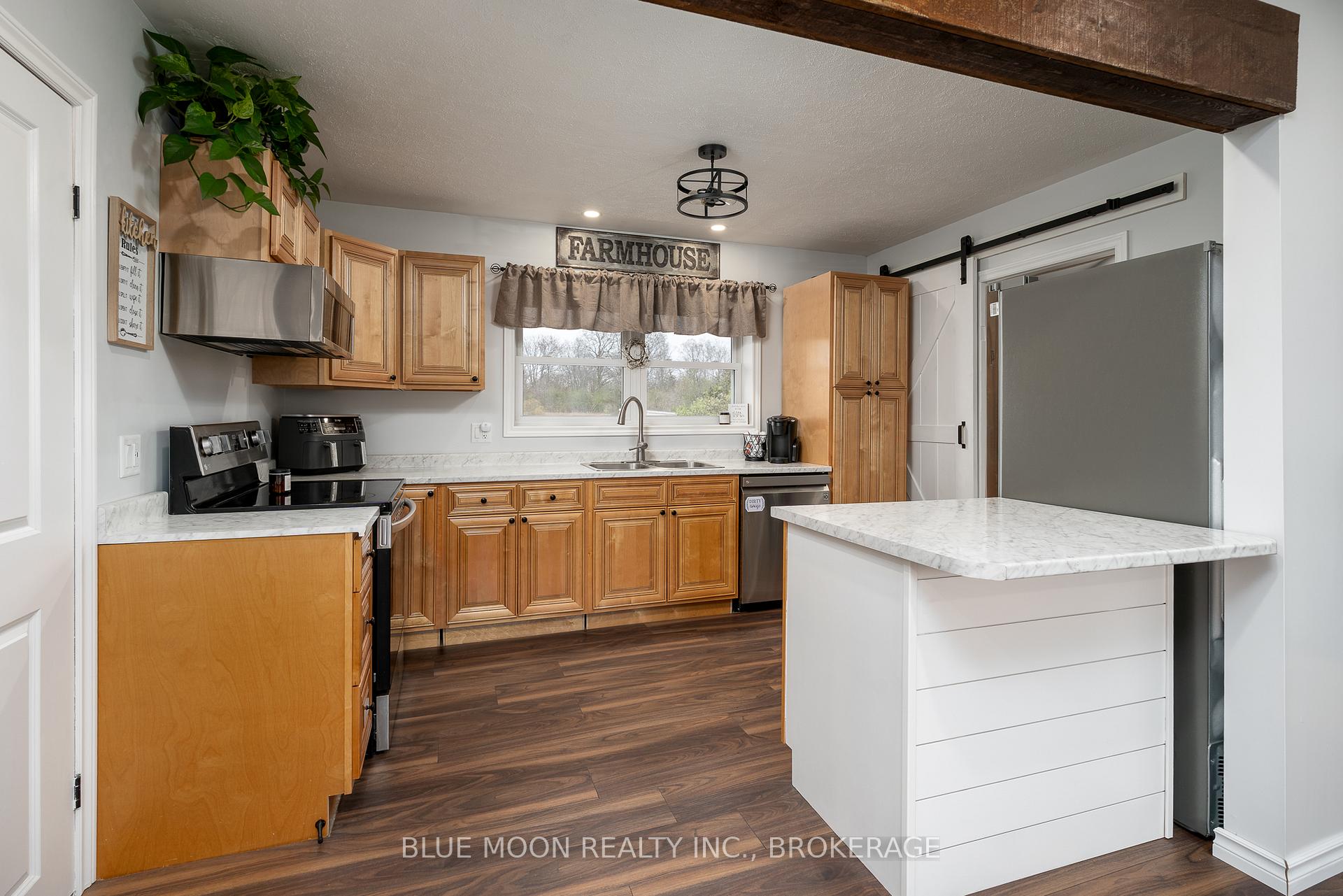 Photo 10 of 601 Millhaven Road, Loyalist, Lennox and Addington - South — HOMEH