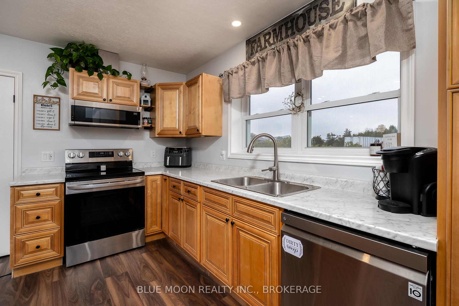 Photo 11 of 601 Millhaven Road, Loyalist, Lennox and Addington - South — HOMEH