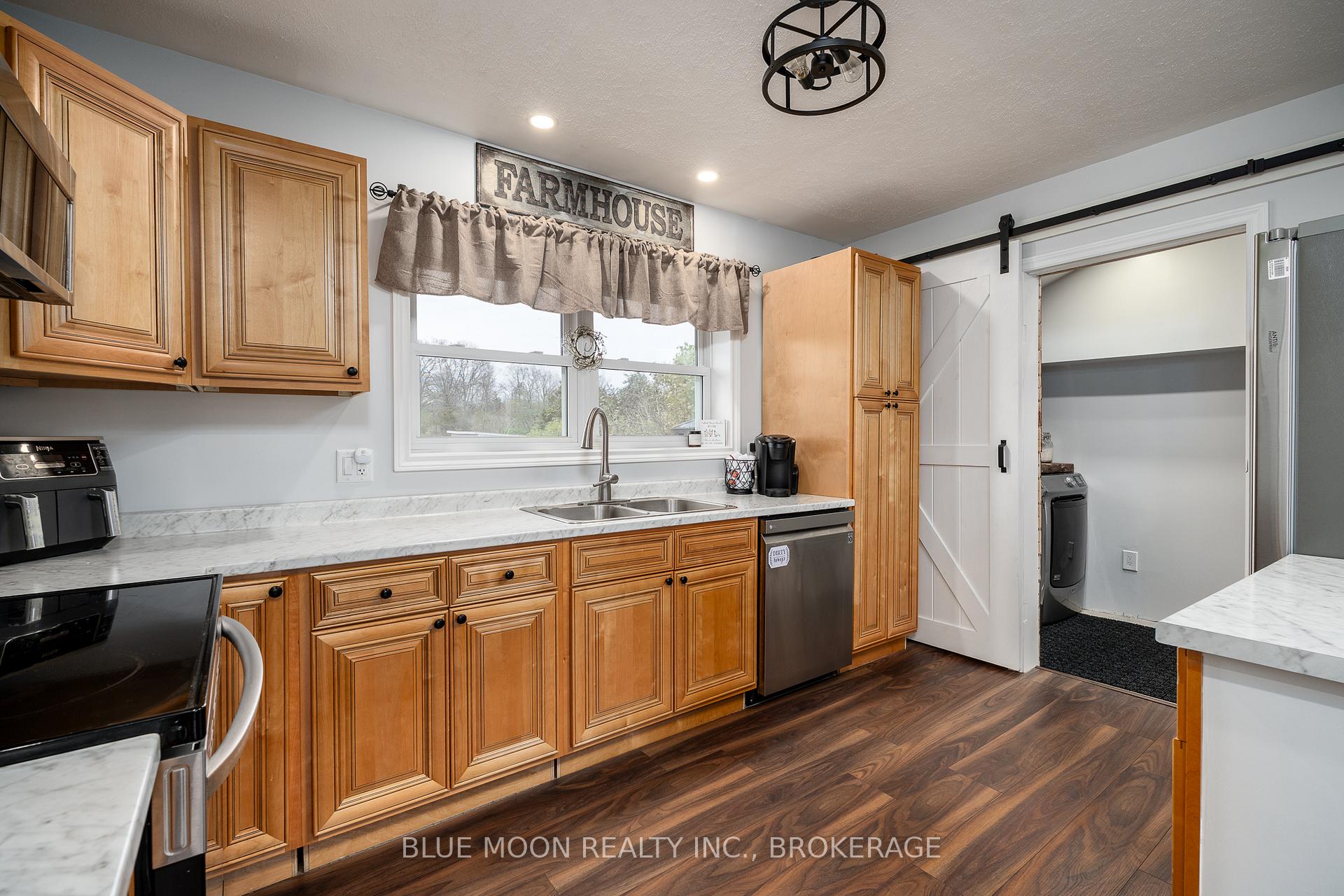 Photo 12 of 601 Millhaven Road, Loyalist, Lennox and Addington - South — HOMEH
