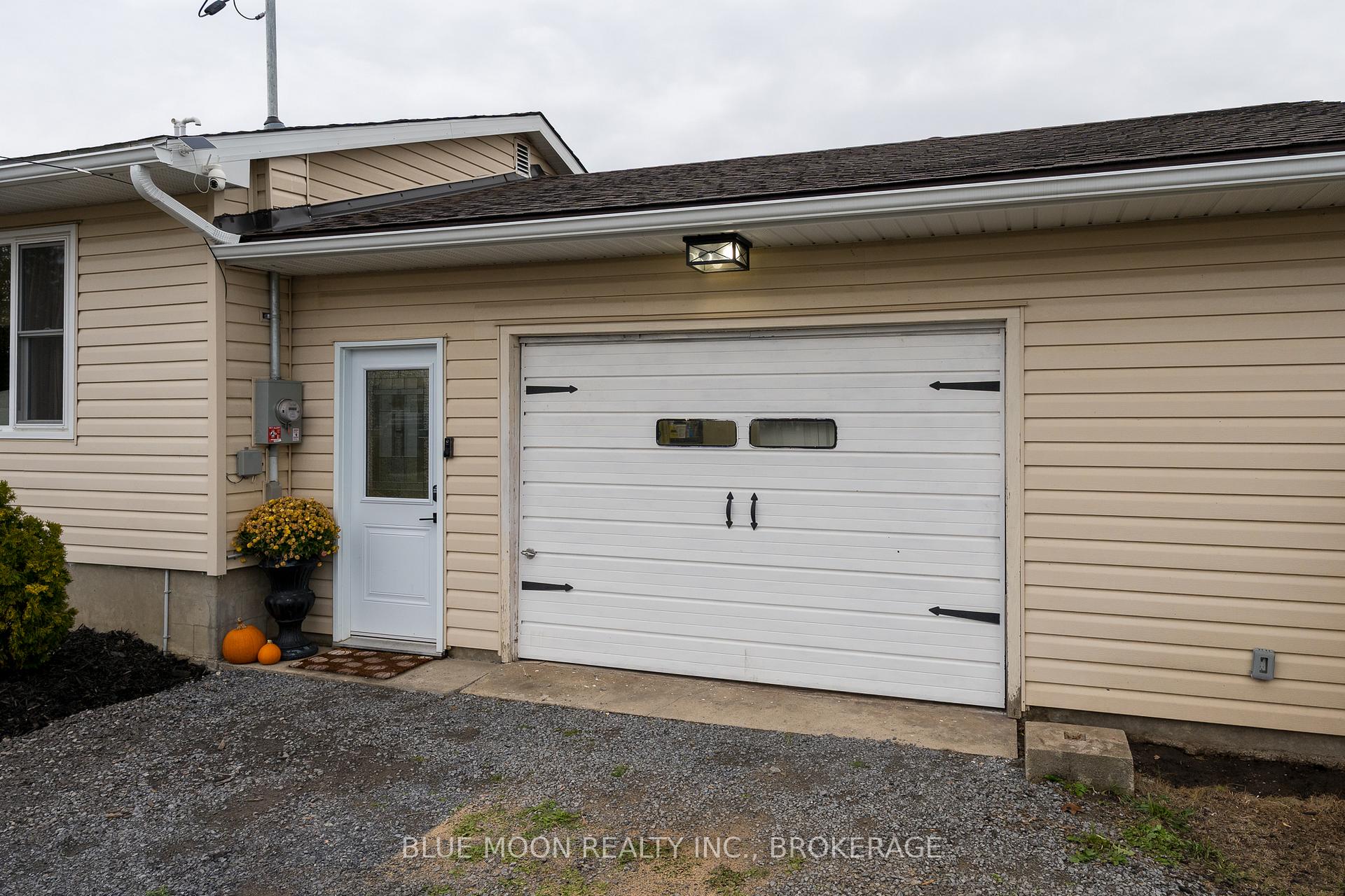 Photo 22 of 601 Millhaven Road, Loyalist, Lennox and Addington - South — HOMEH
