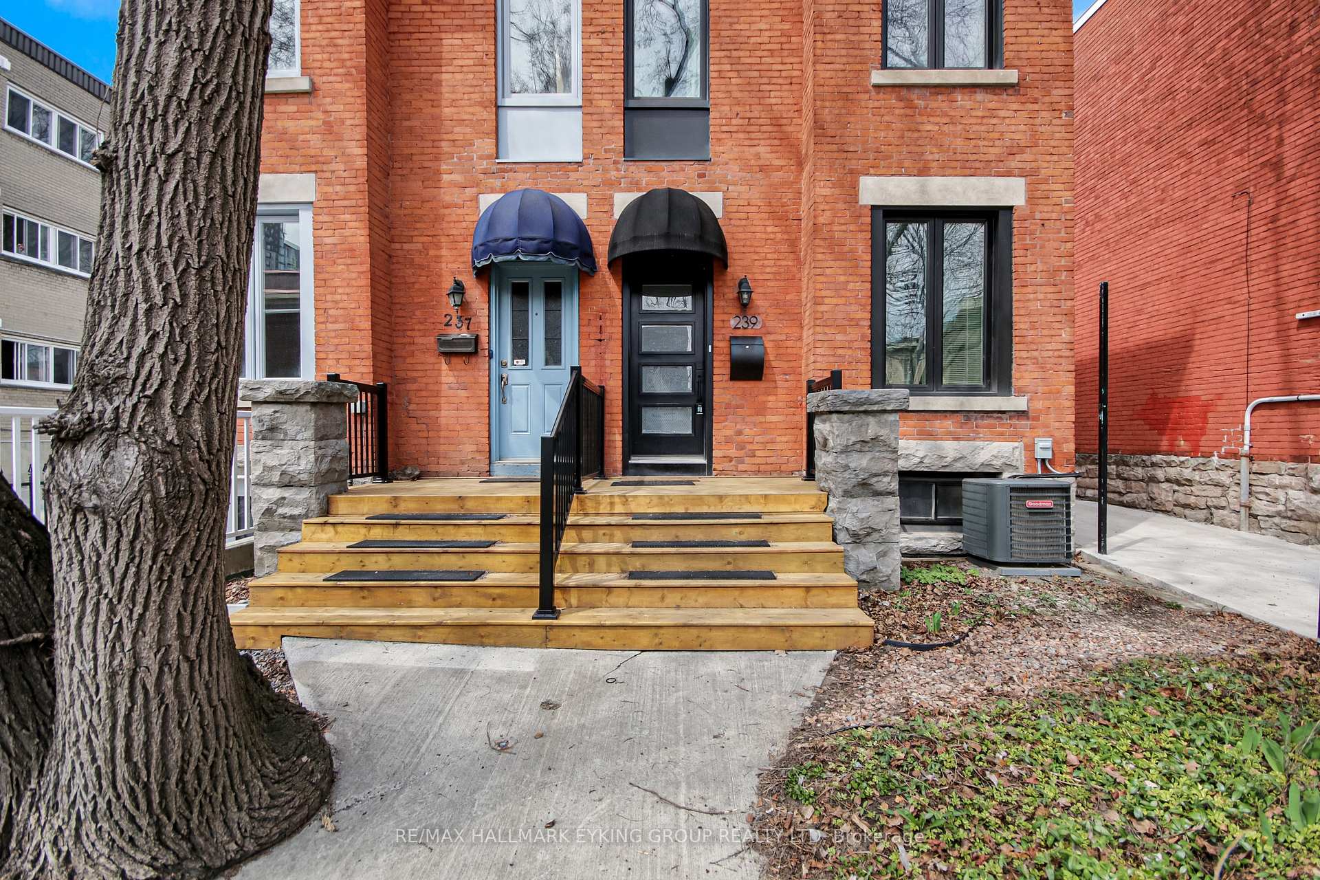 Photo 2 of 239 York Street, Ottawa, Lower Town — HOMEH
