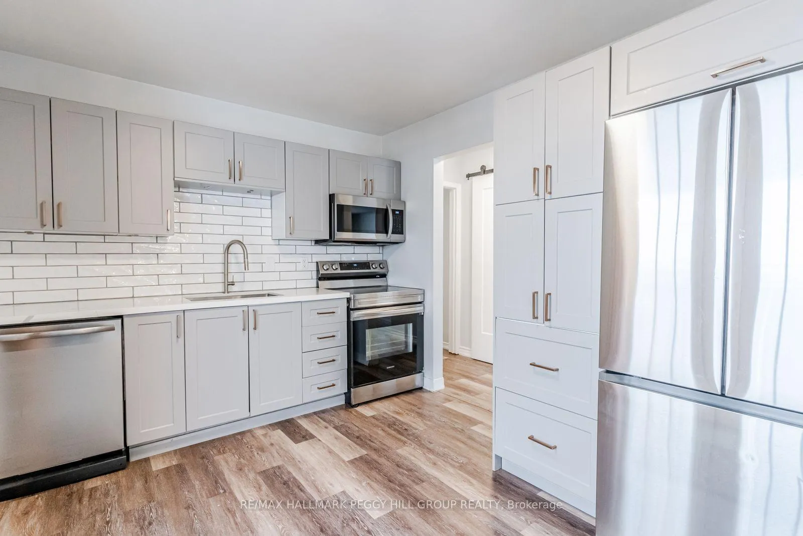 Photo 3 of Unit Upper, 5 Herrell Avenue, Barrie, Painswick North — HOMEH
