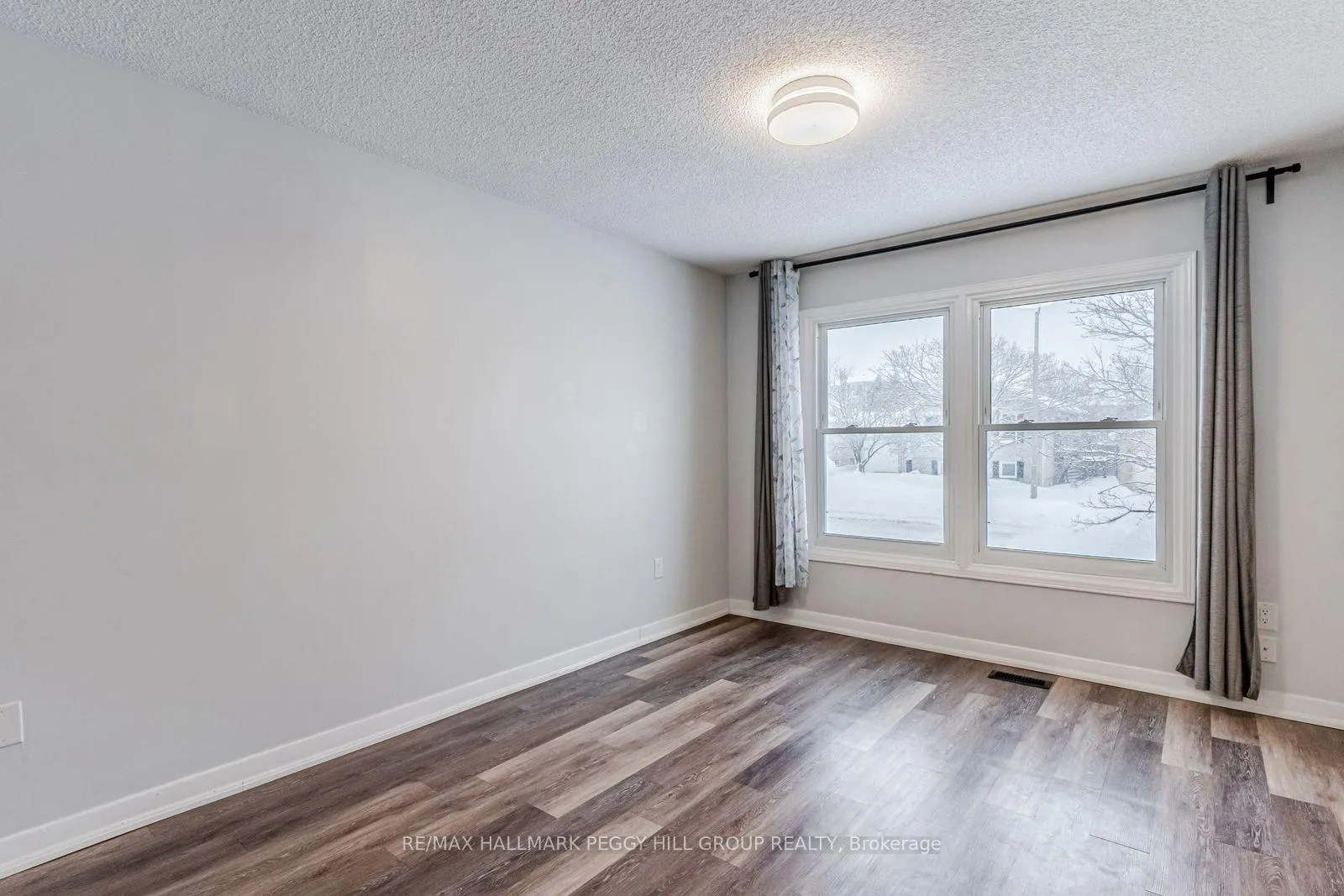 Photo 6 of Unit Upper, 5 Herrell Avenue, Barrie, Painswick North — HOMEH