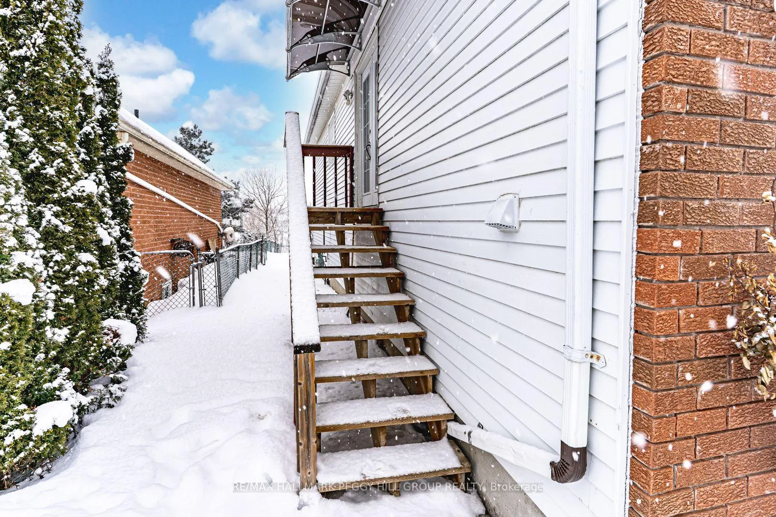 Photo 10 of Unit Upper, 5 Herrell Avenue, Barrie, Painswick North — HOMEH