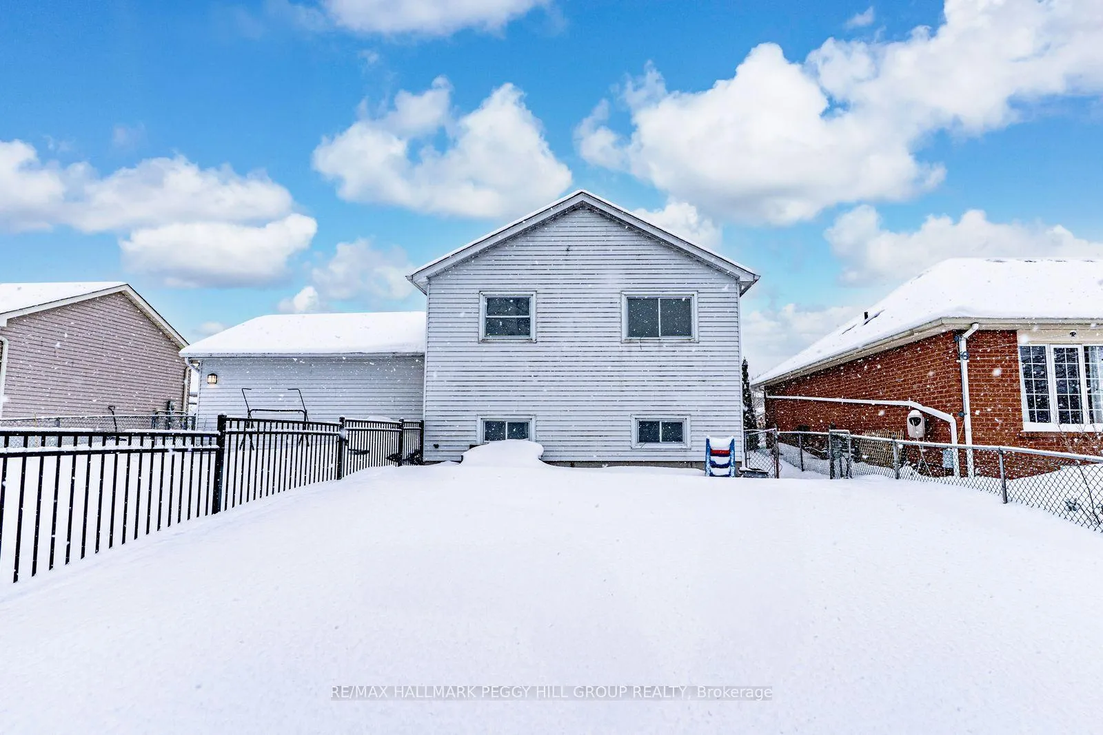 Photo 11 of Unit Upper, 5 Herrell Avenue, Barrie, Painswick North — HOMEH