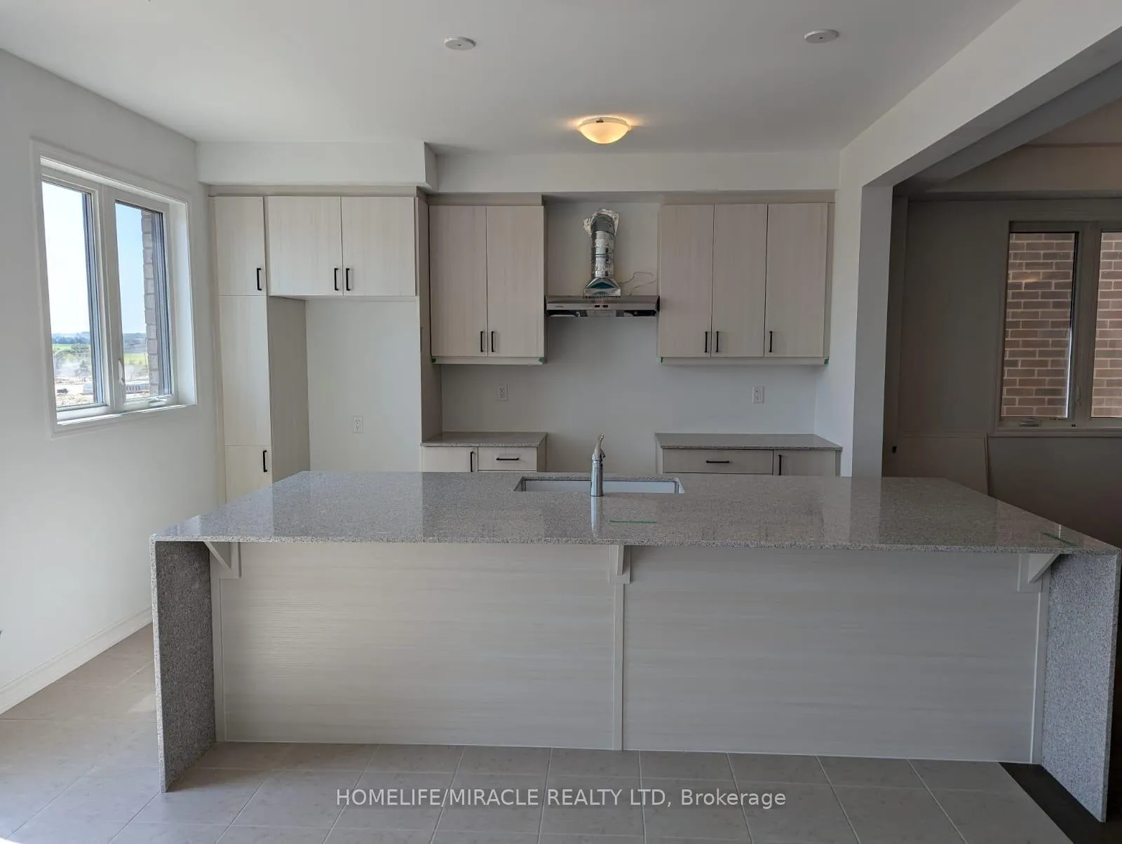 Photo 2 of Unit Upper, 65 Suzuki Street, Barrie, Rural Barrie Southeast — HOMEH