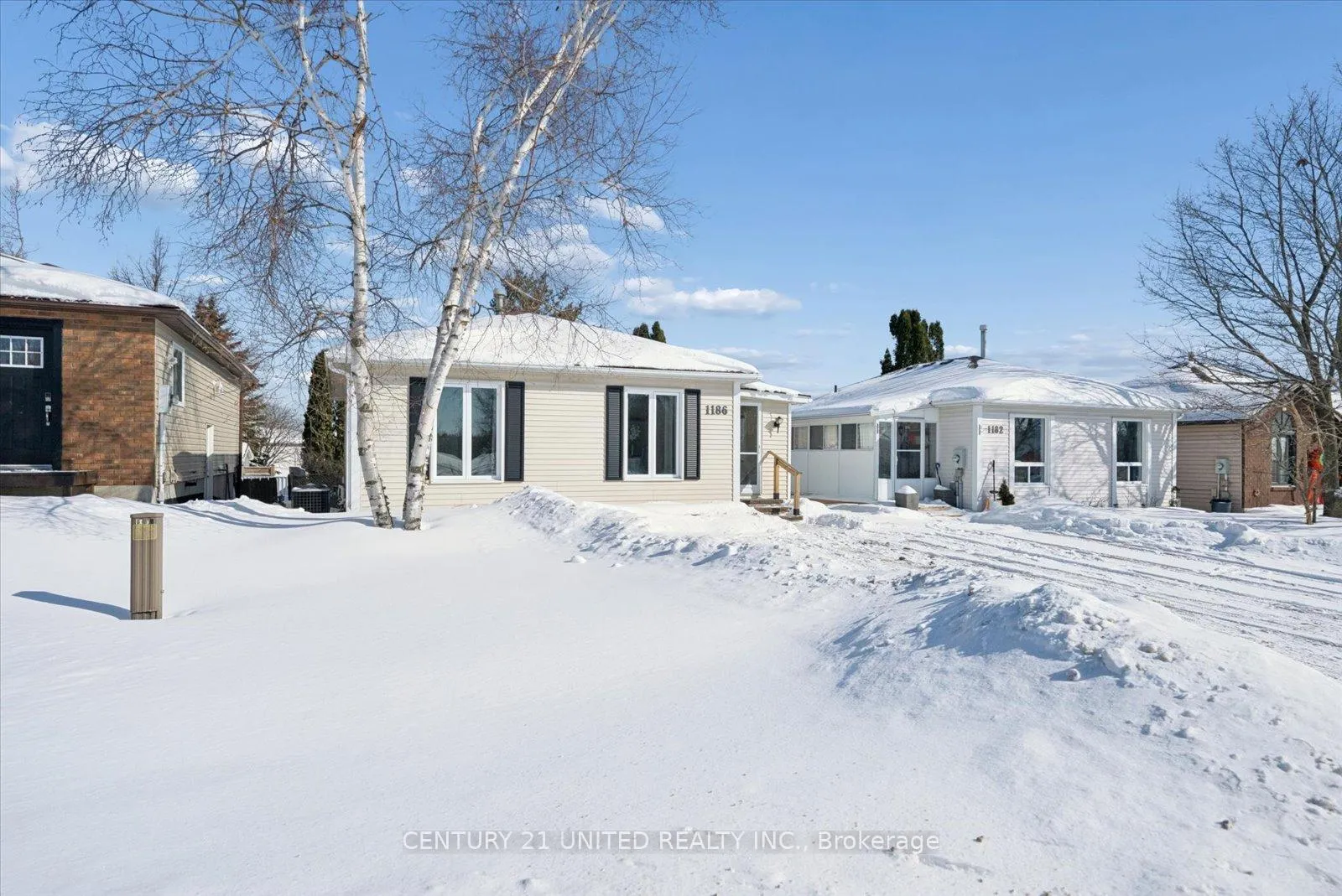 Photo 4 of 1186 Neptune Street, Peterborough, Northcrest Ward 5 — HOMEH