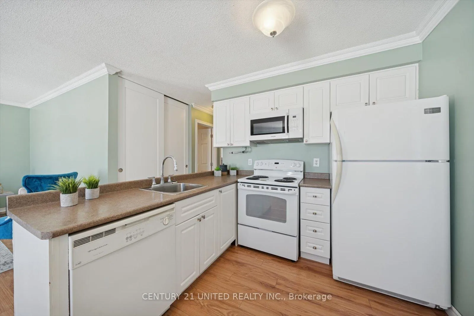Photo 12 of 1186 Neptune Street, Peterborough, Northcrest Ward 5 — HOMEH