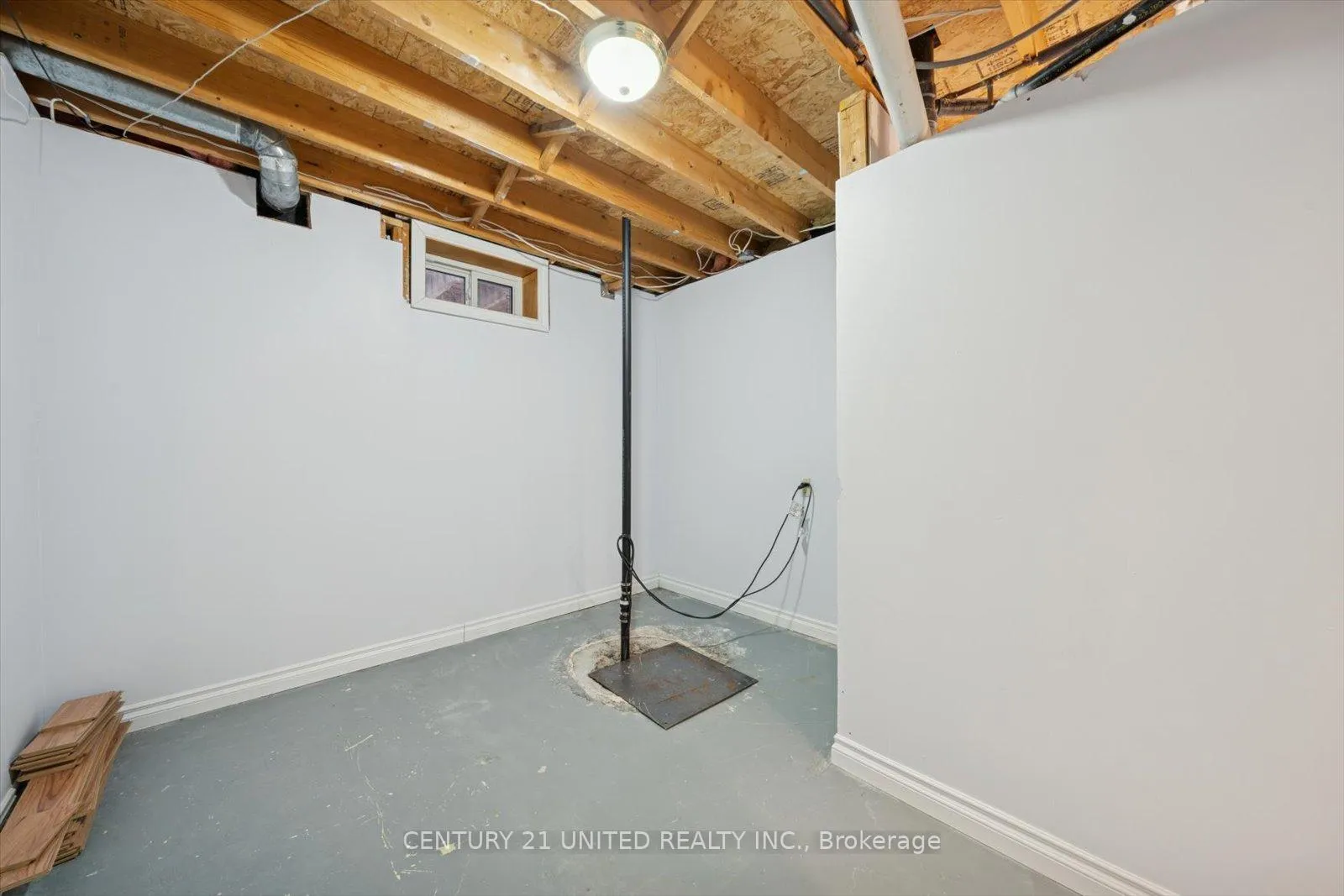 Photo 37 of 1186 Neptune Street, Peterborough, Northcrest Ward 5 — HOMEH