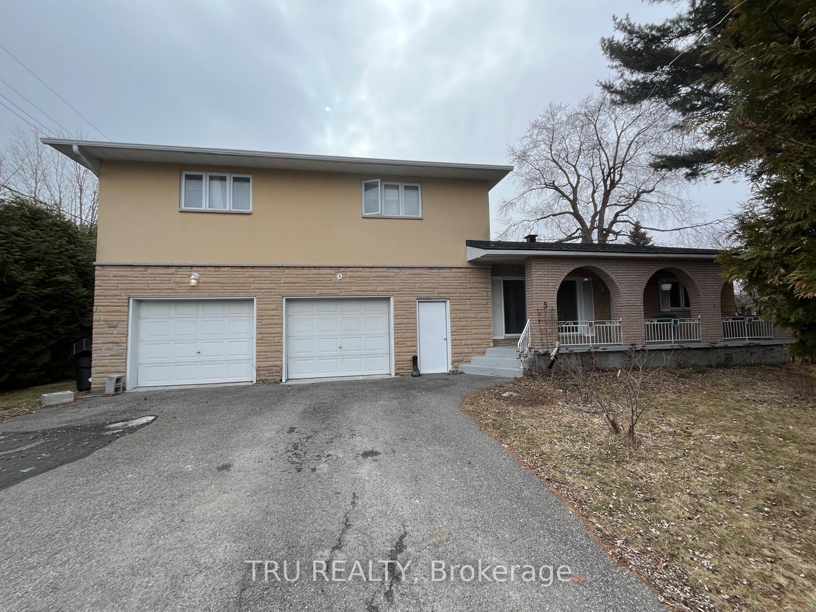 Photo 1 of 5 Pender Street, Ottawa, Meadowlands/St. Claire Gardens — HOMEH