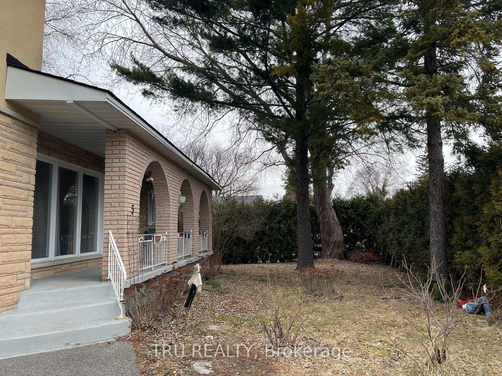 Photo 5 of 5 Pender Street, Ottawa, Meadowlands/St. Claire Gardens — HOMEH